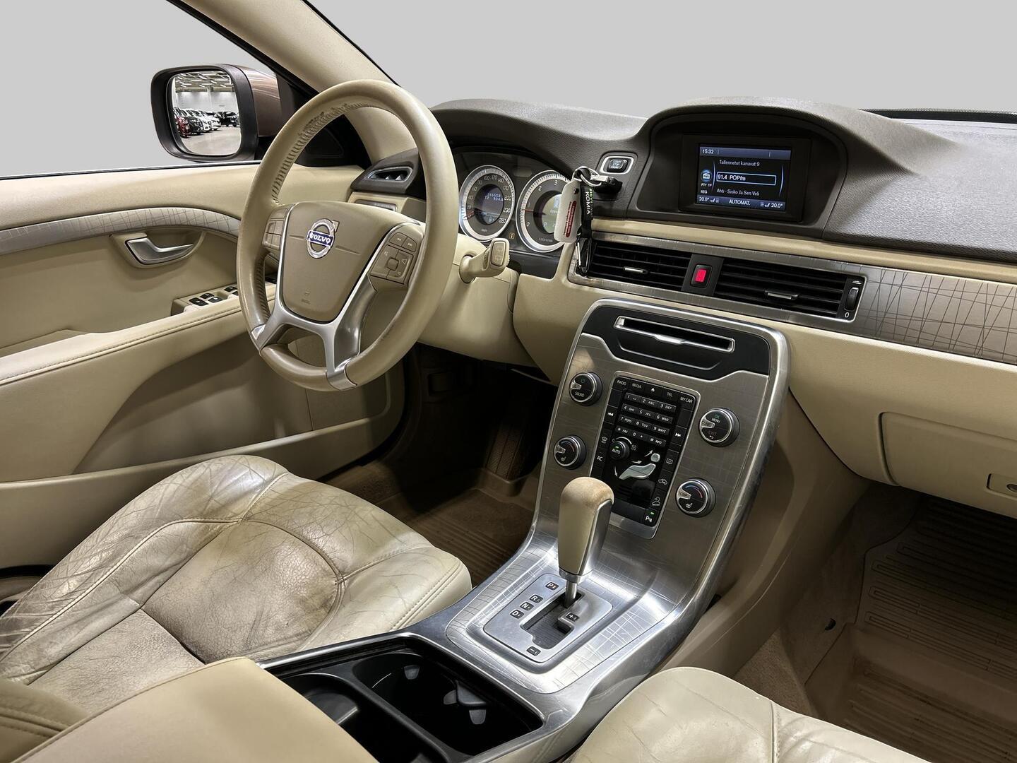 VOLVO XC70 2012