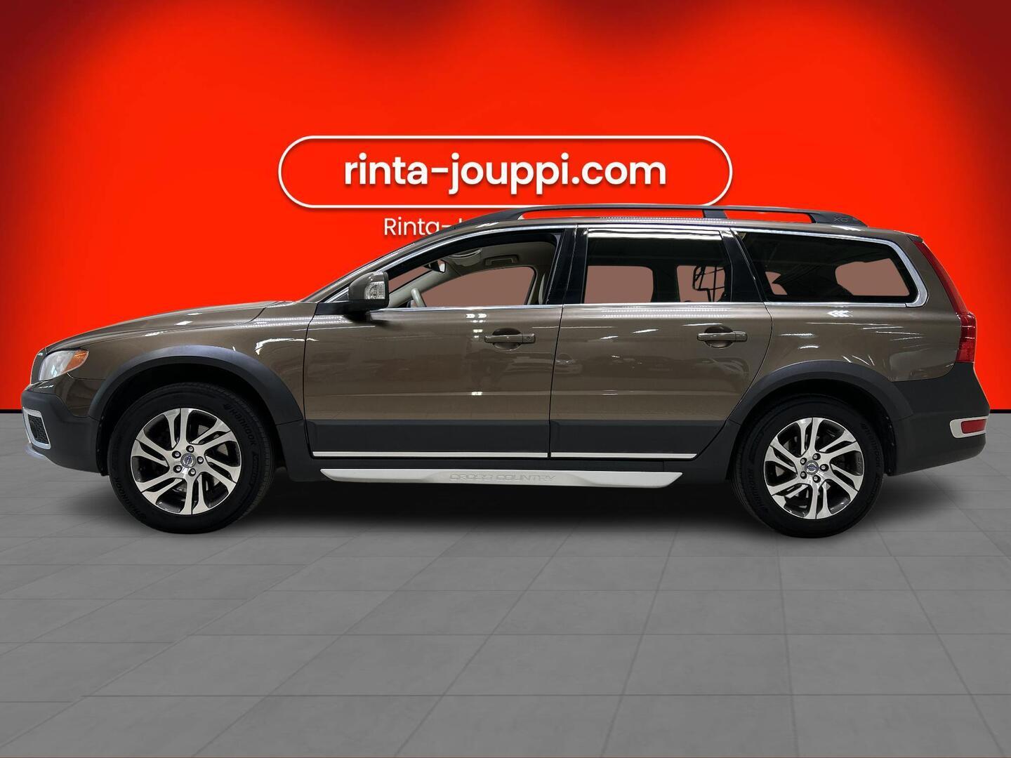 VOLVO XC70 2012