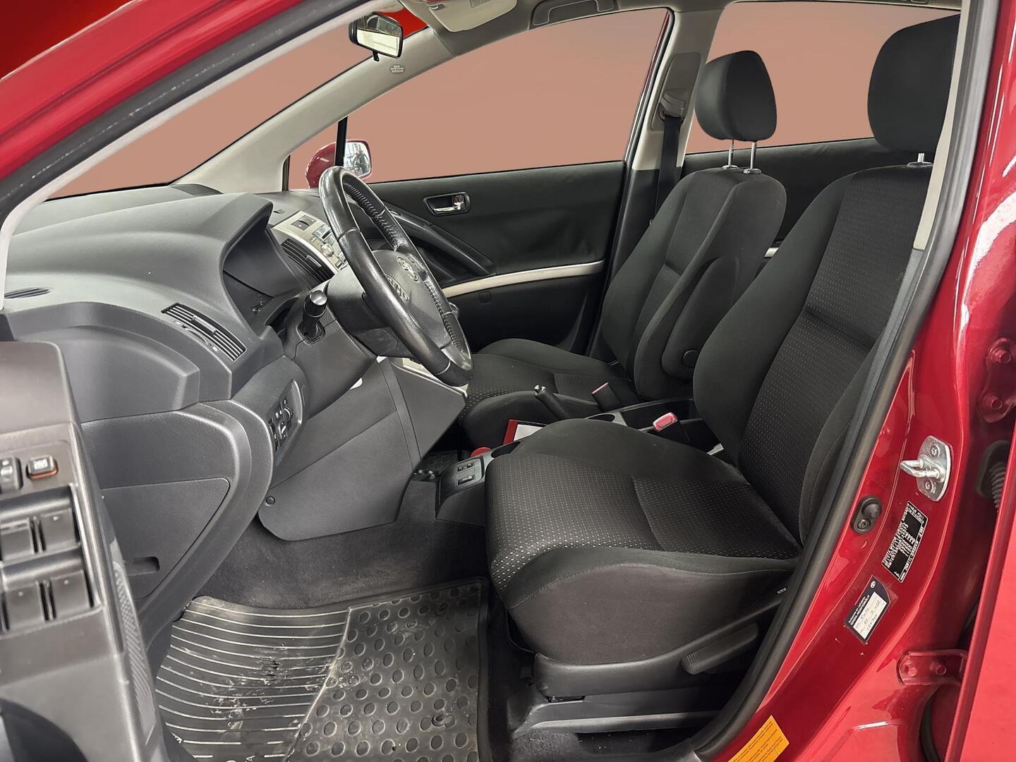 TOYOTA Corolla Verso 2008