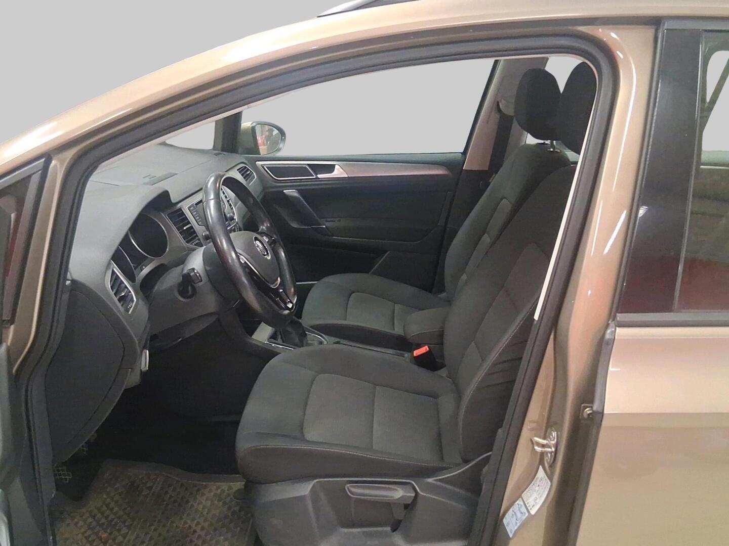 VOLKSWAGEN Golf Sportsvan 2015