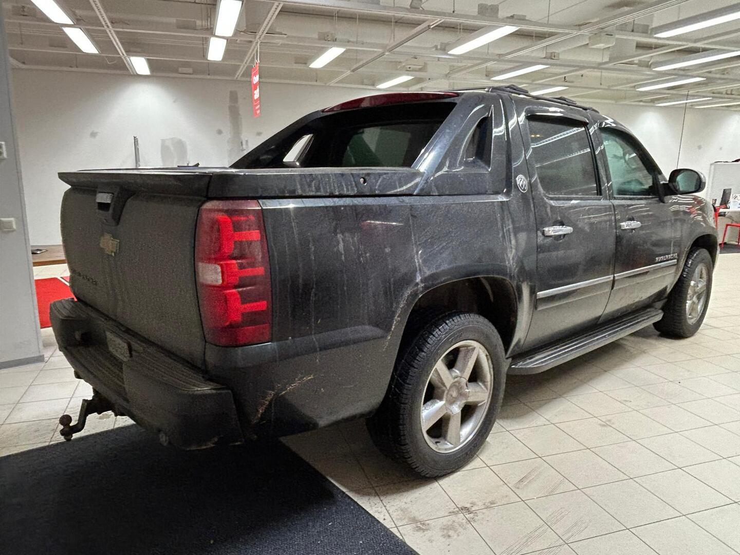 CHEVROLET Avalanche 2012