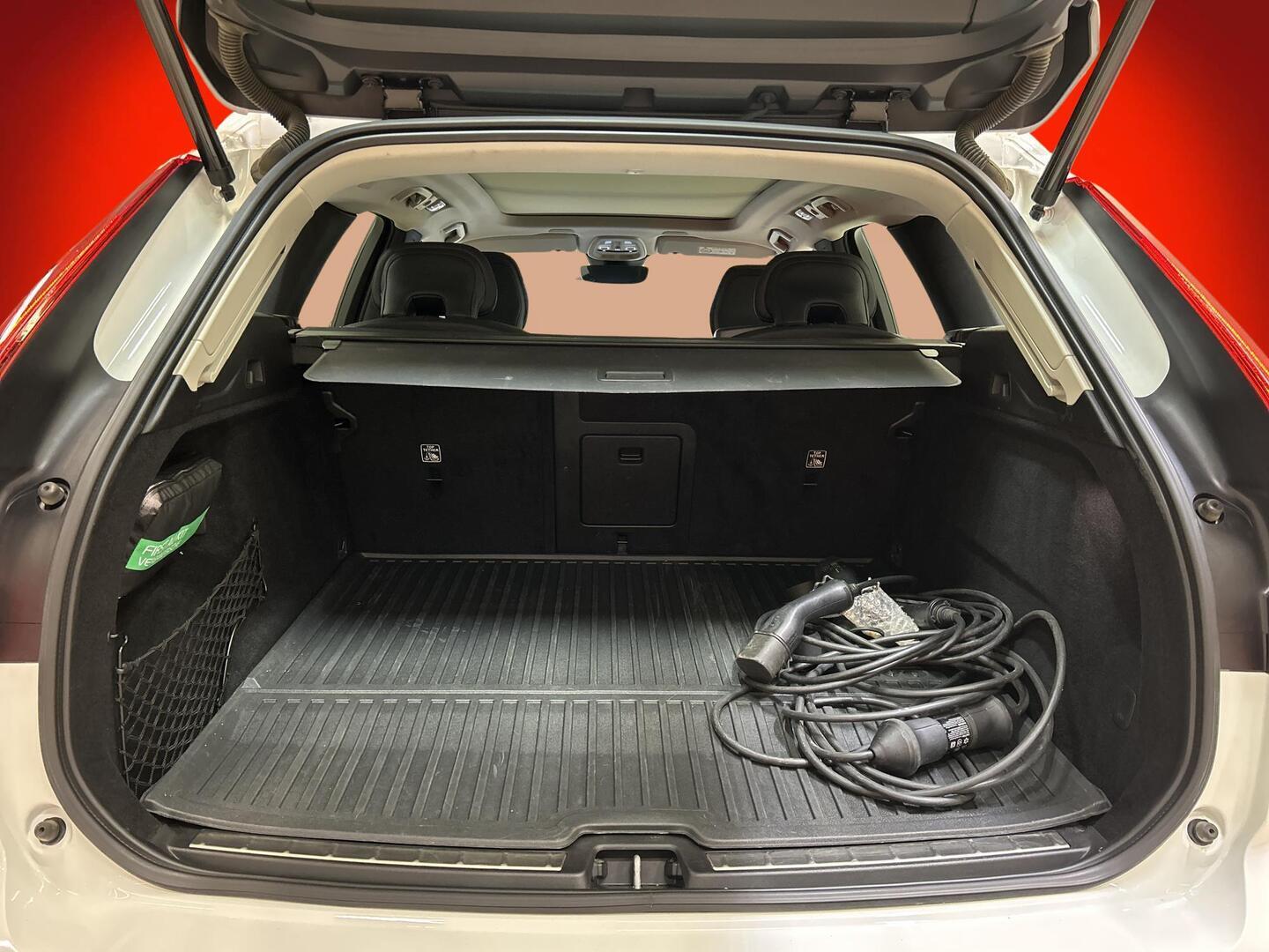 VOLVO XC60 2022