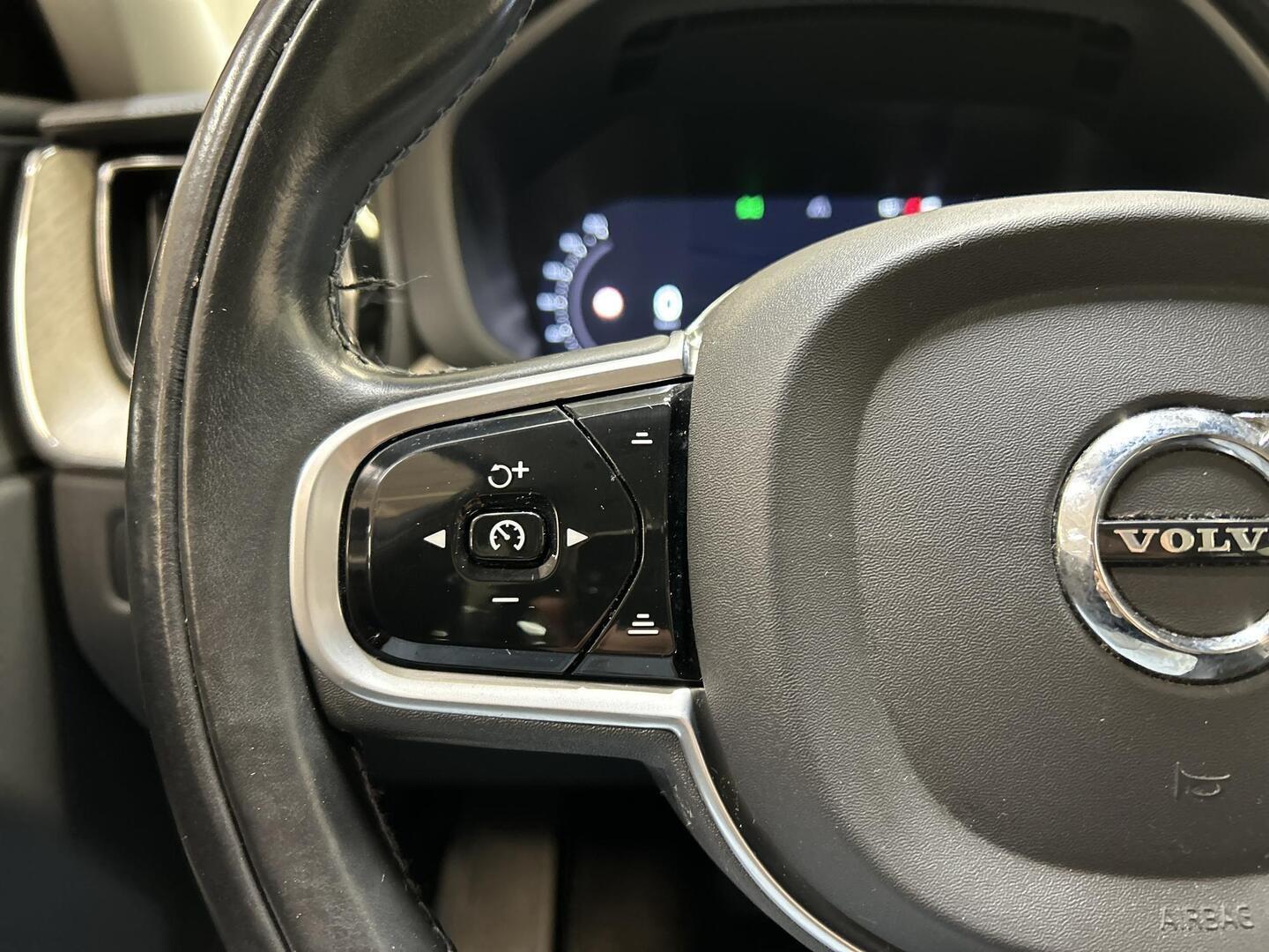 VOLVO XC60 2022