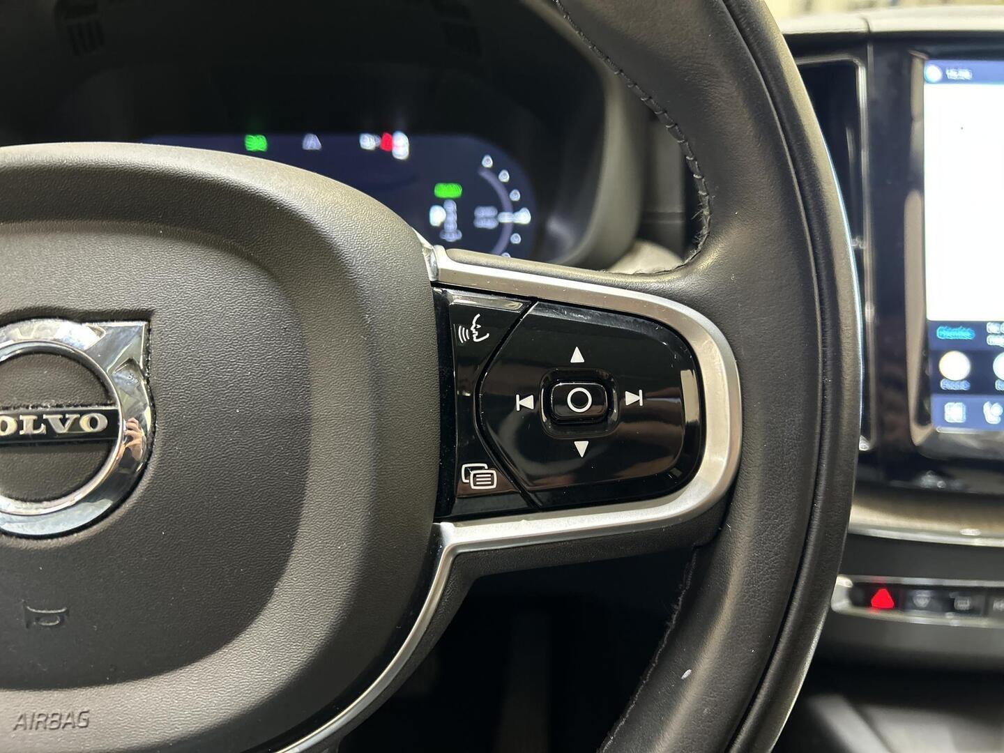 VOLVO XC60 2022