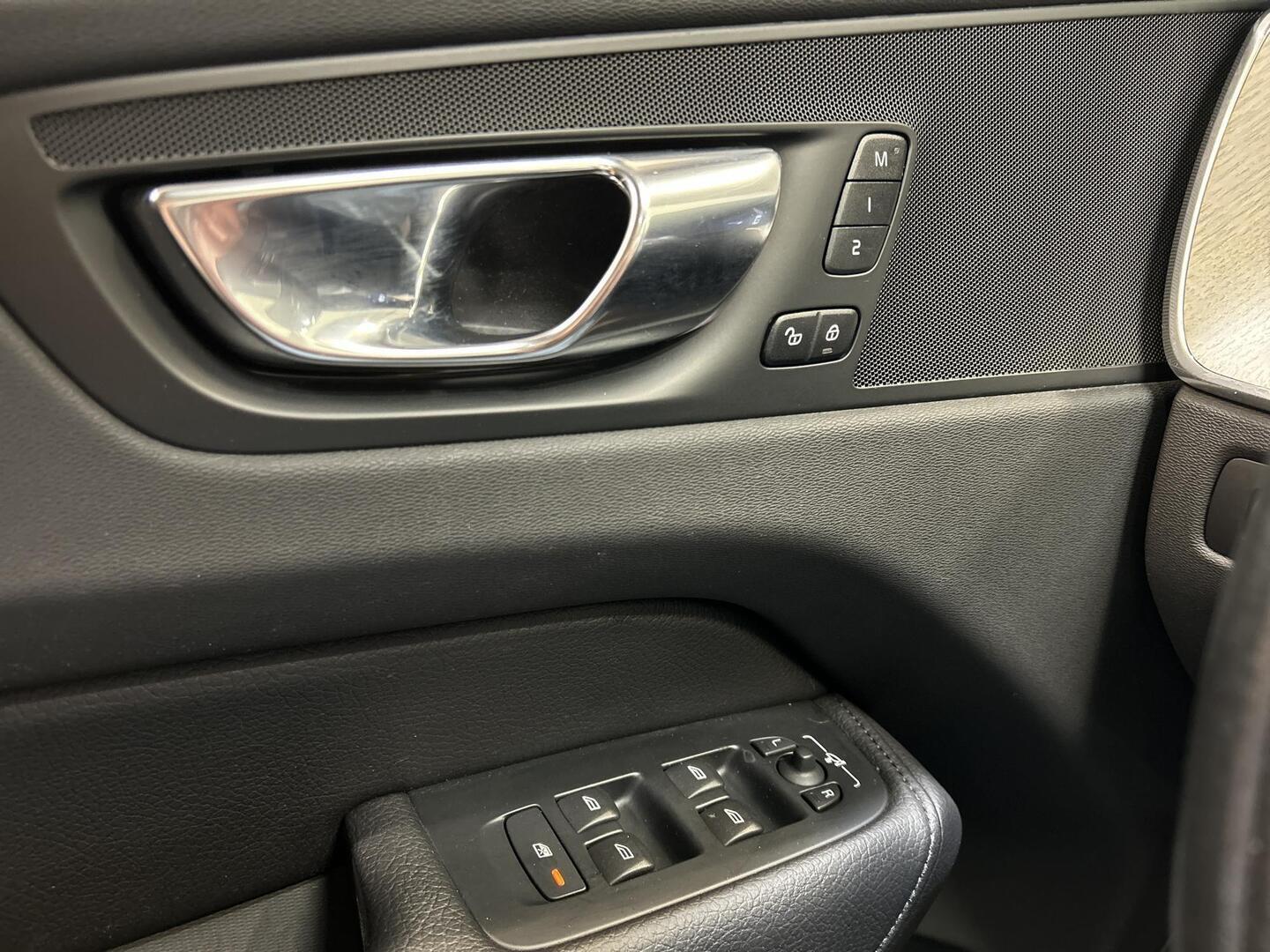 VOLVO XC60 2022