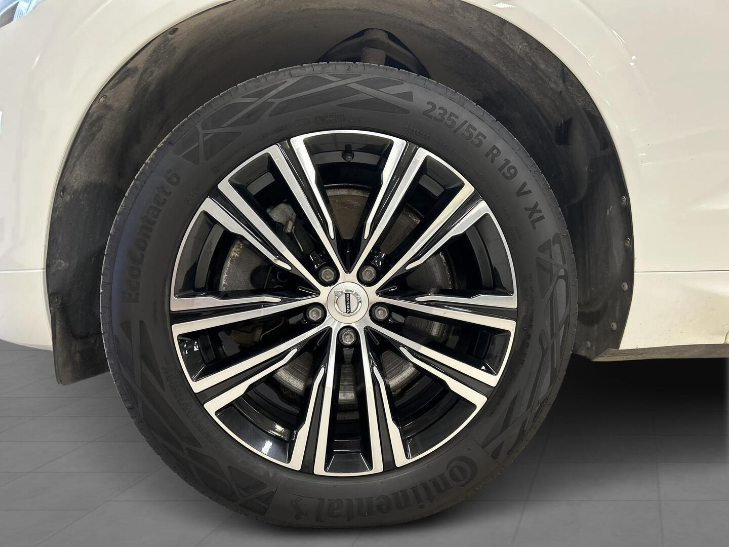 VOLVO XC60 2022