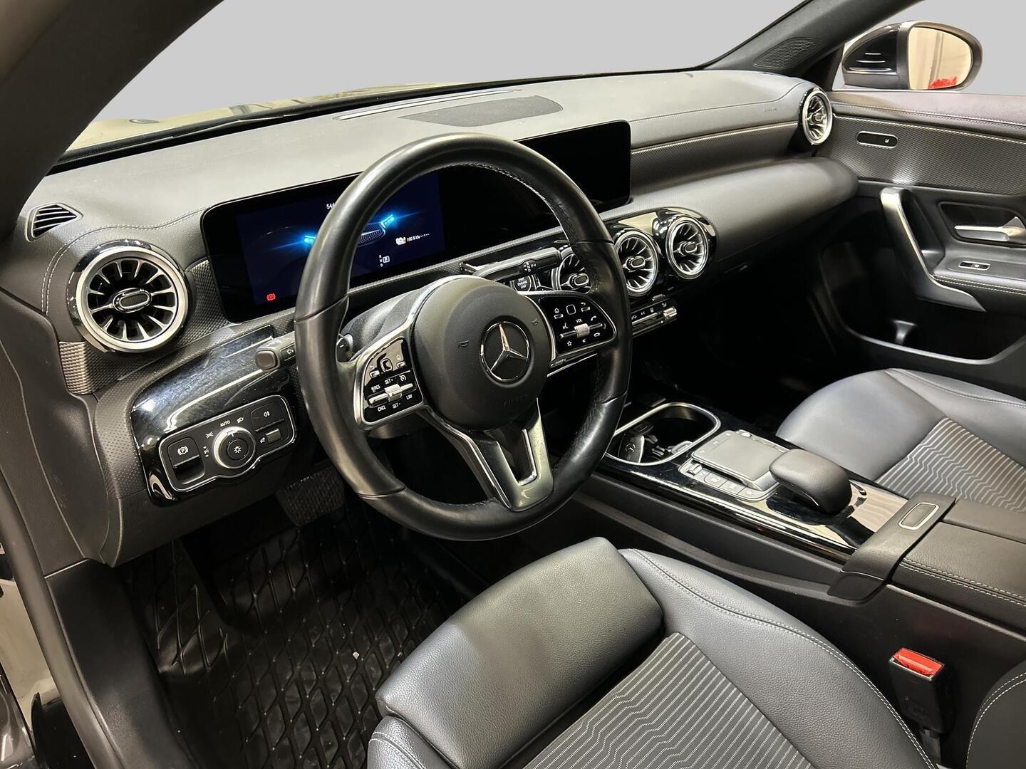 MERCEDES-BENZ CLA 2023