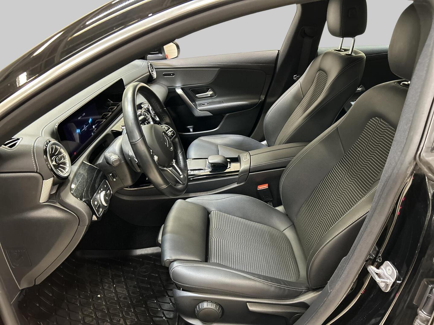 MERCEDES-BENZ CLA 2023