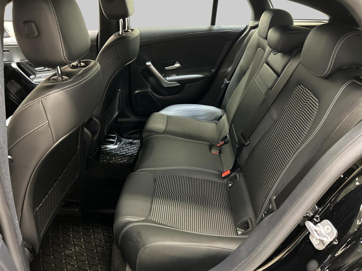 MERCEDES-BENZ CLA 2023