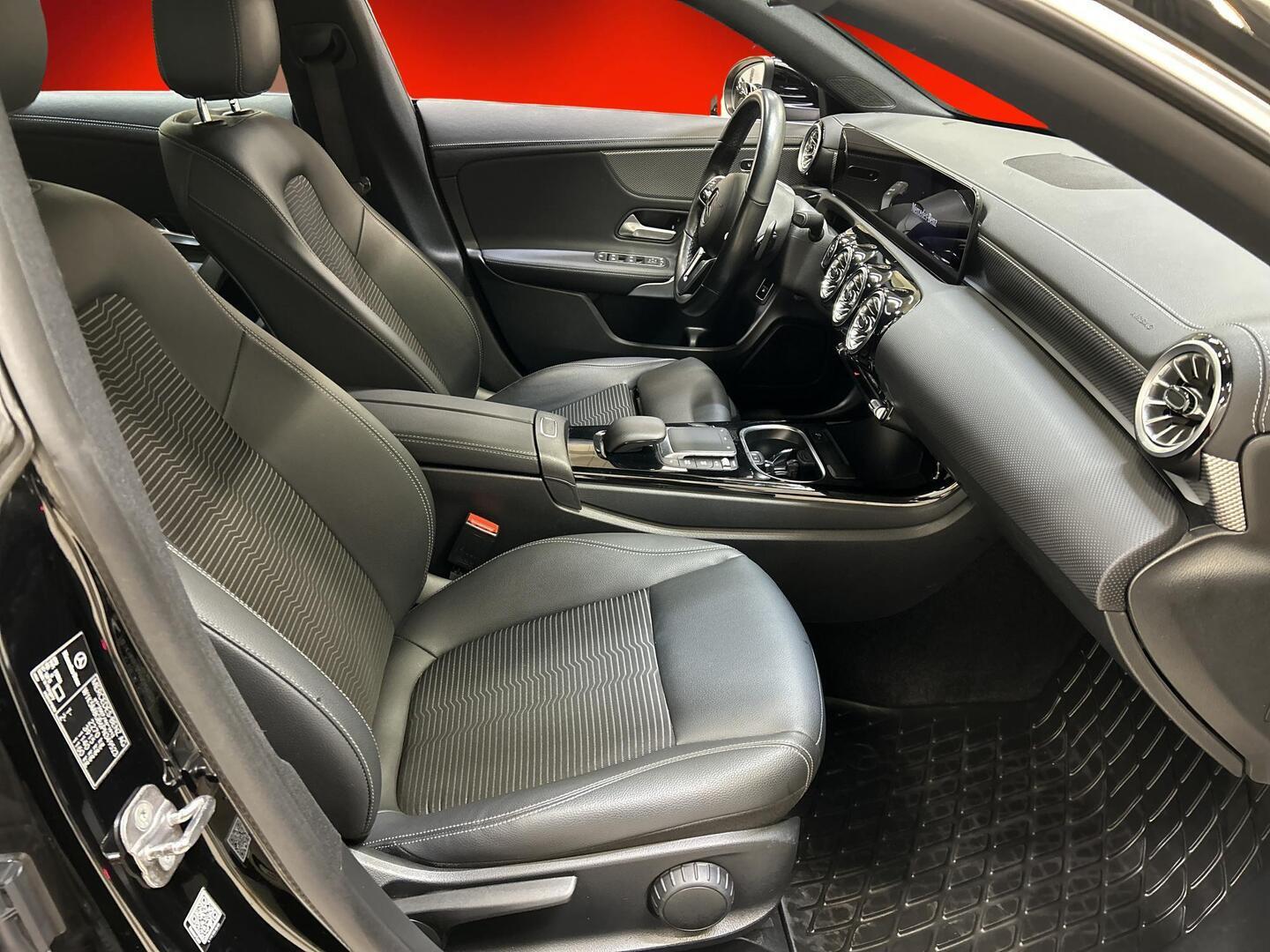 MERCEDES-BENZ CLA 2023