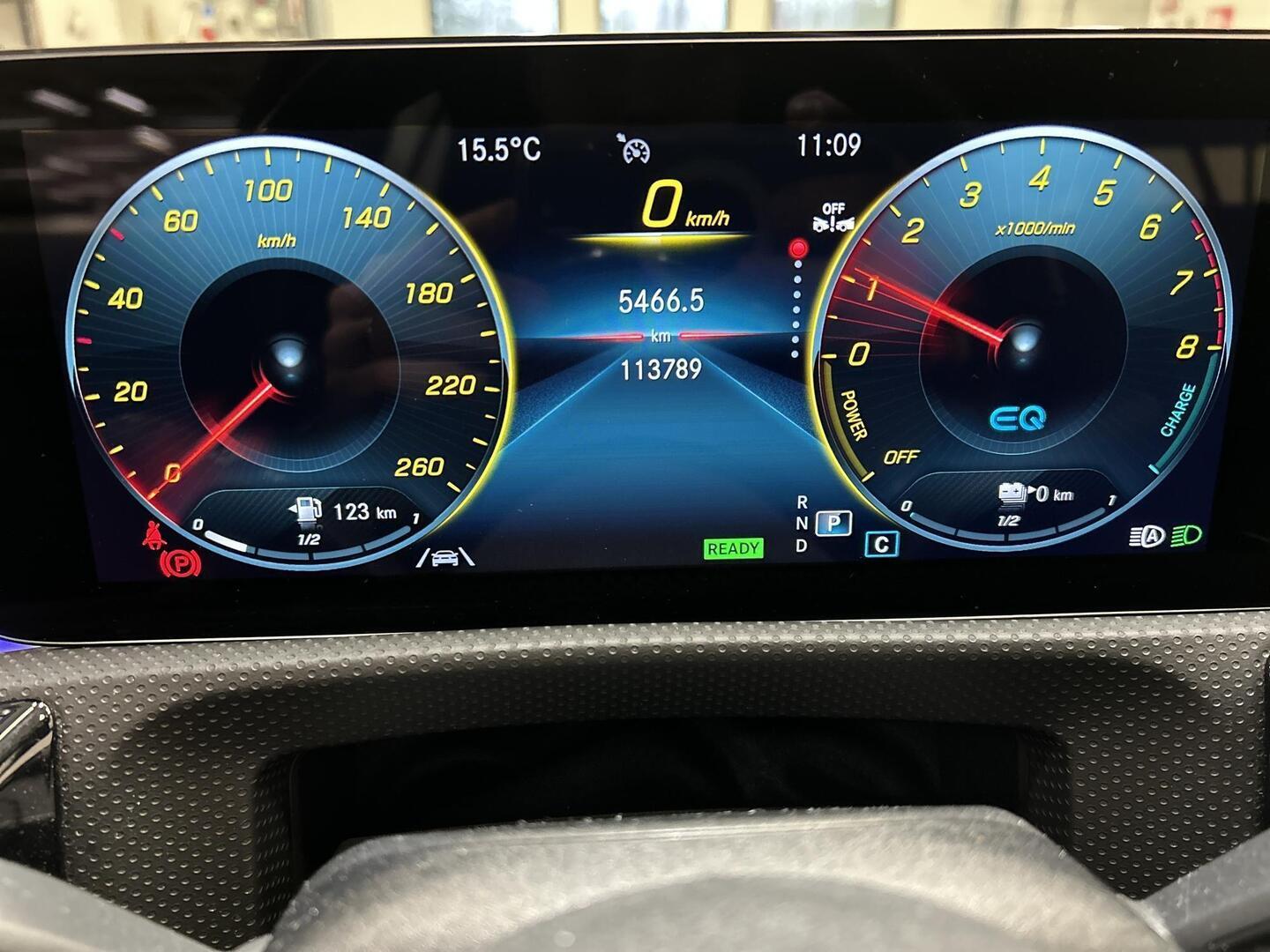 MERCEDES-BENZ CLA 2023