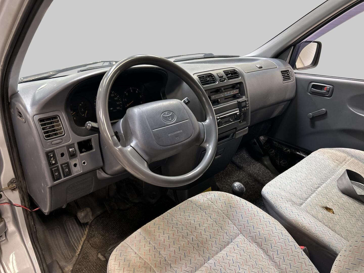TOYOTA Hiace 2000