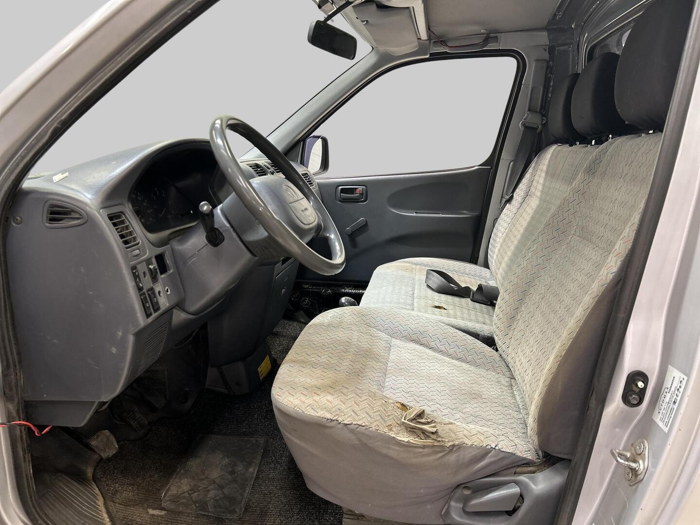 TOYOTA Hiace 2000
