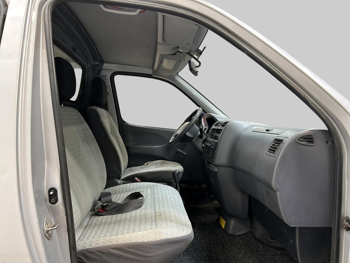 TOYOTA Hiace 2000