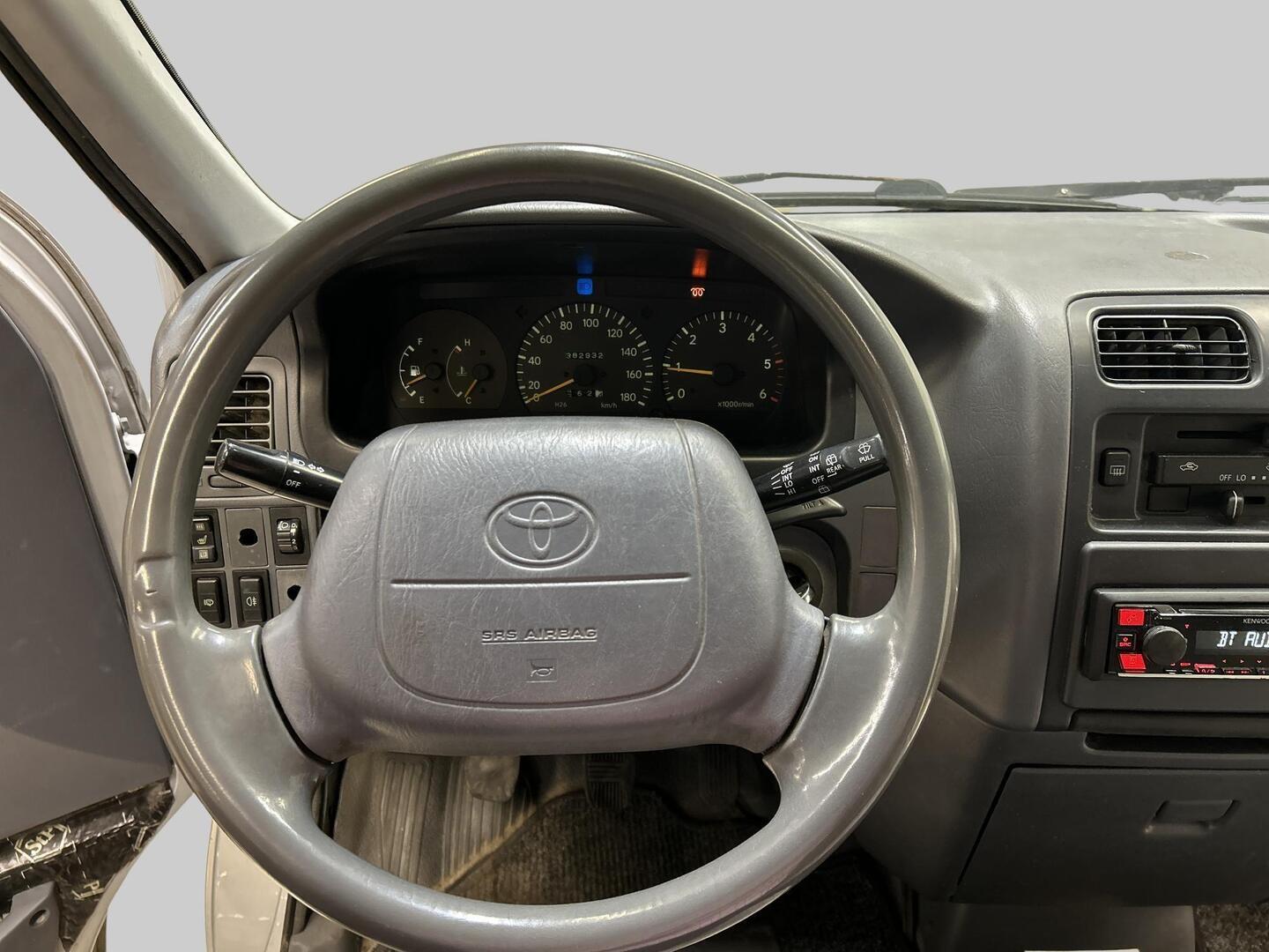 TOYOTA Hiace 2000