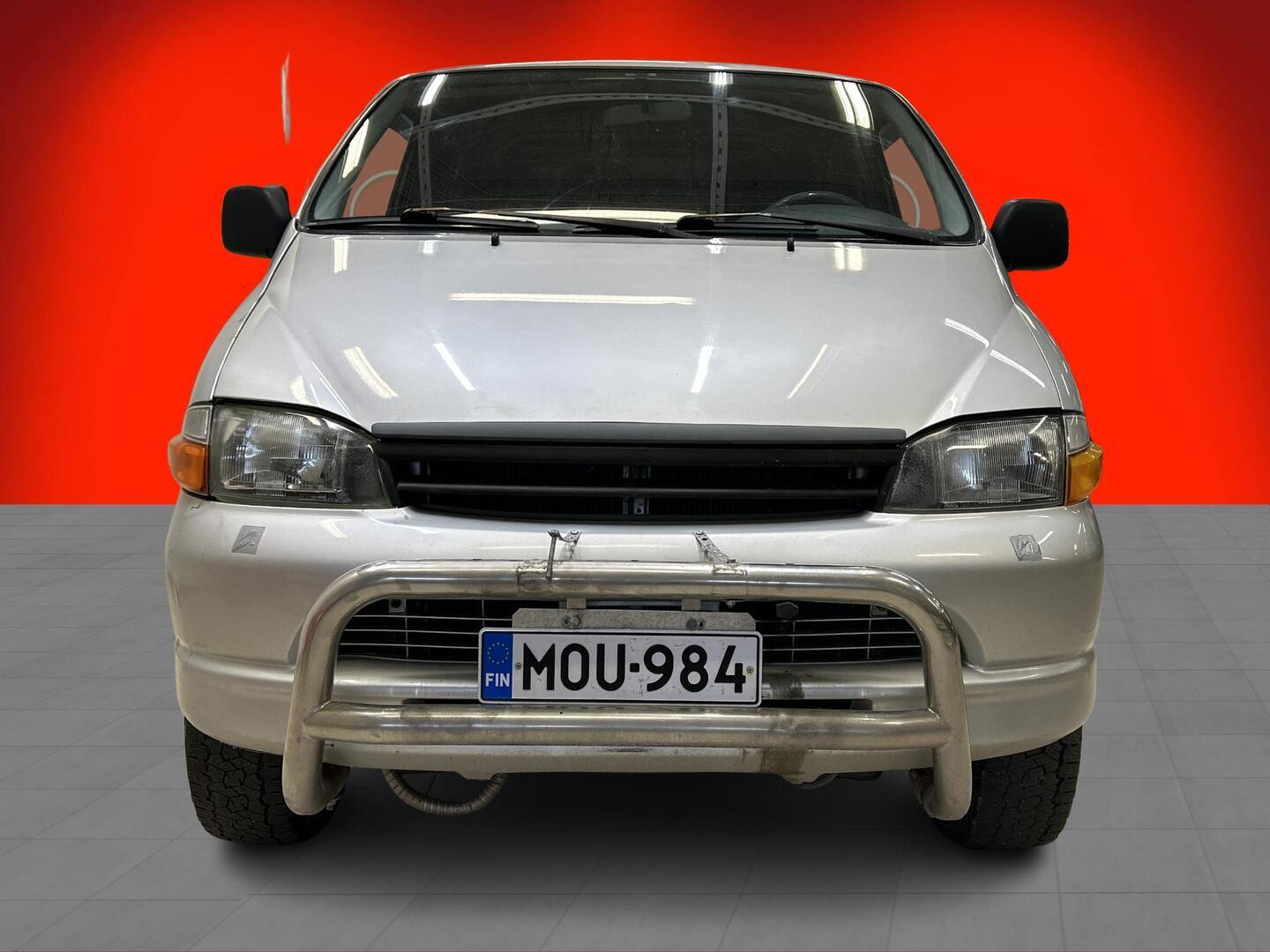 TOYOTA Hiace 2000