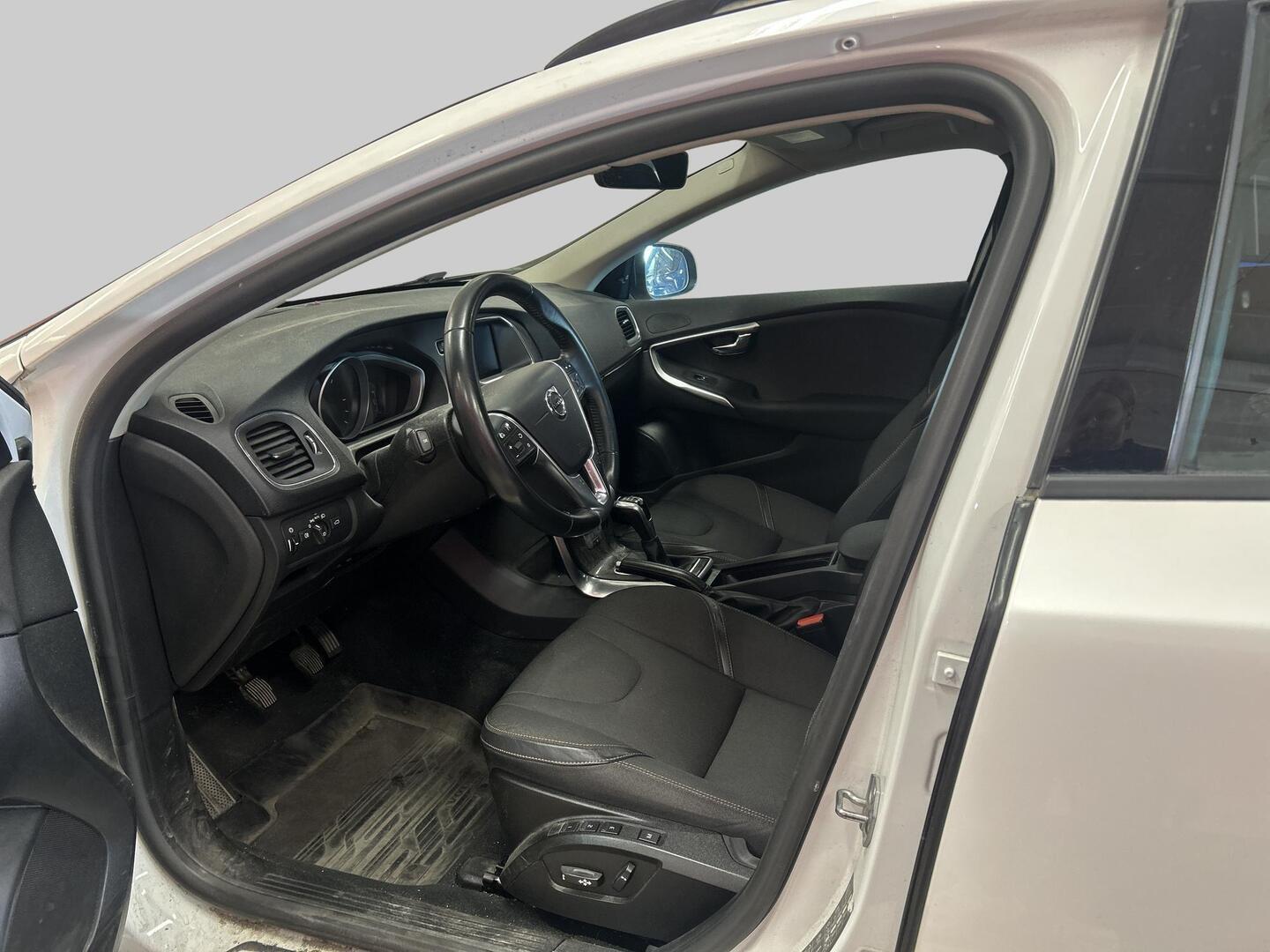 VOLVO V40 Cross Country 2018