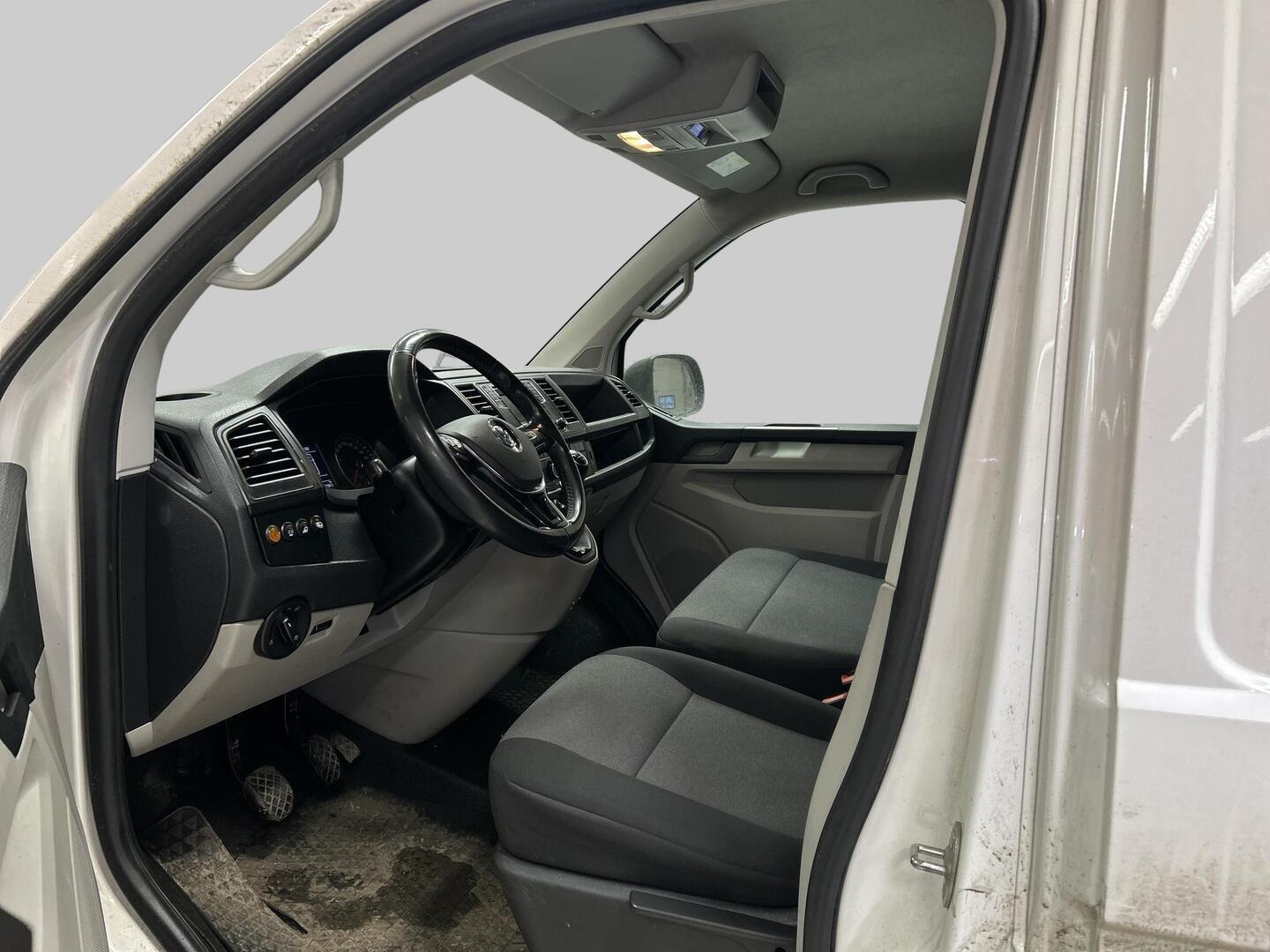 VOLKSWAGEN Transporter 2017