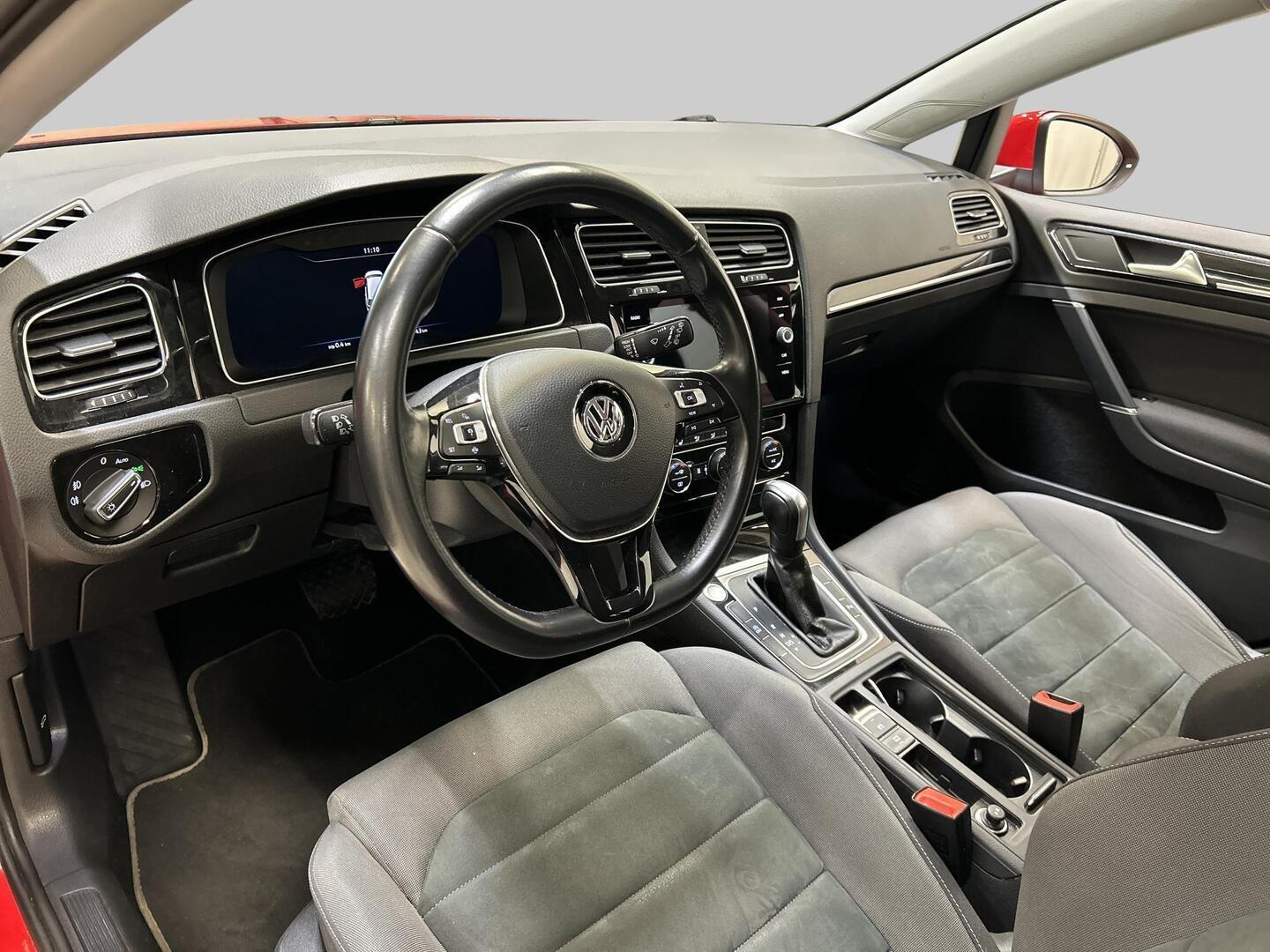 VOLKSWAGEN Golf 2020
