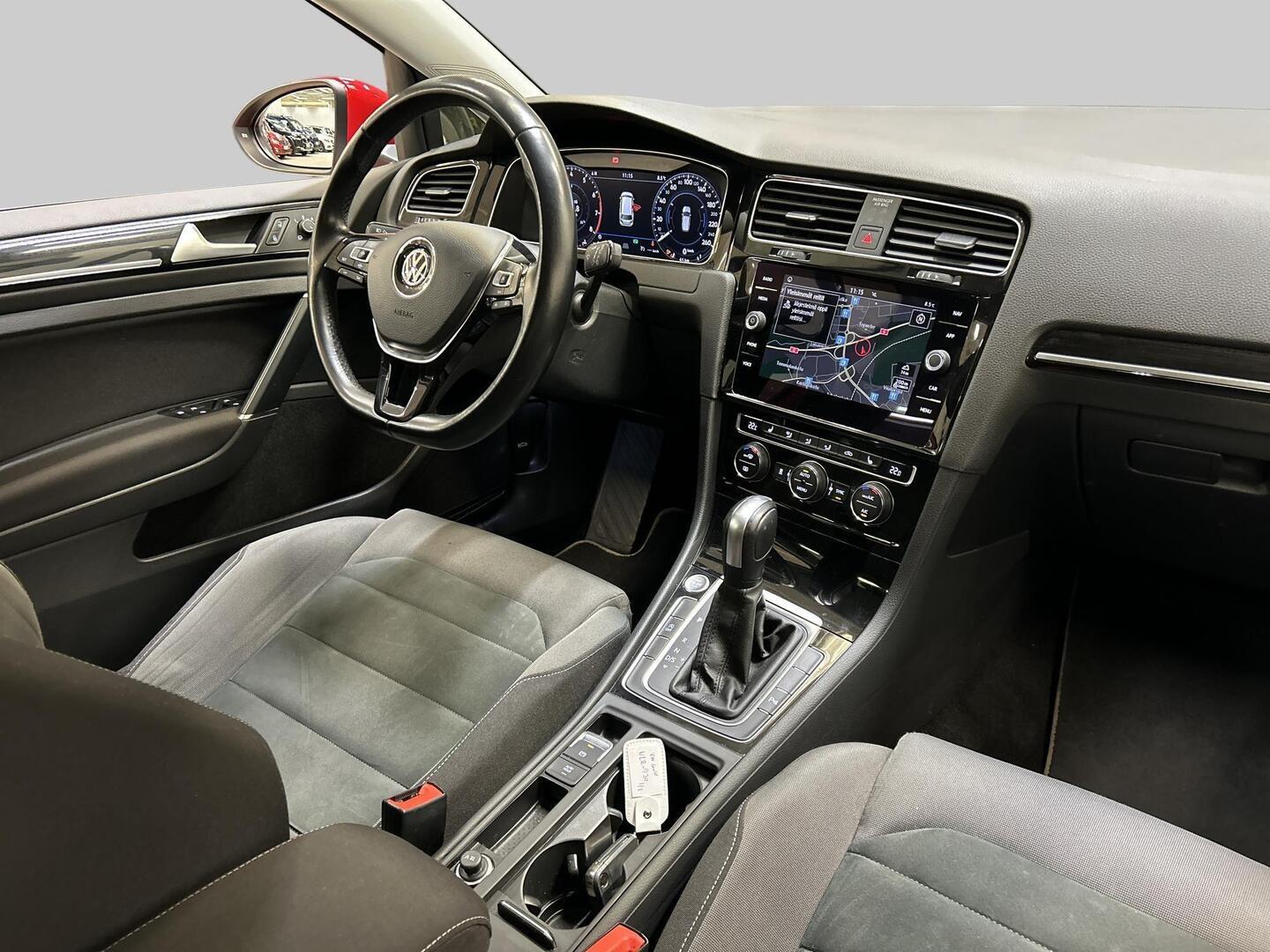 VOLKSWAGEN Golf 2020