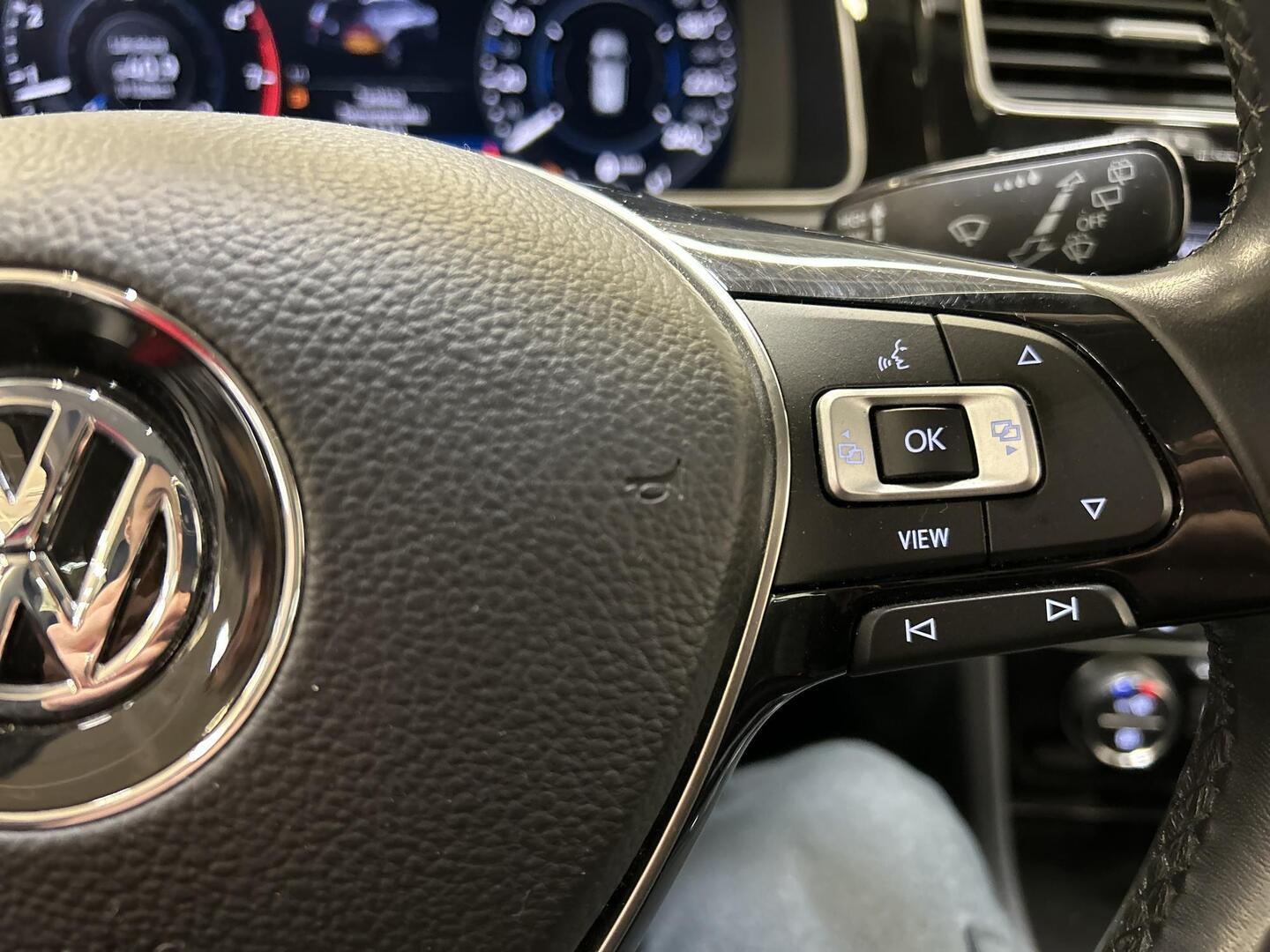 VOLKSWAGEN Golf 2020