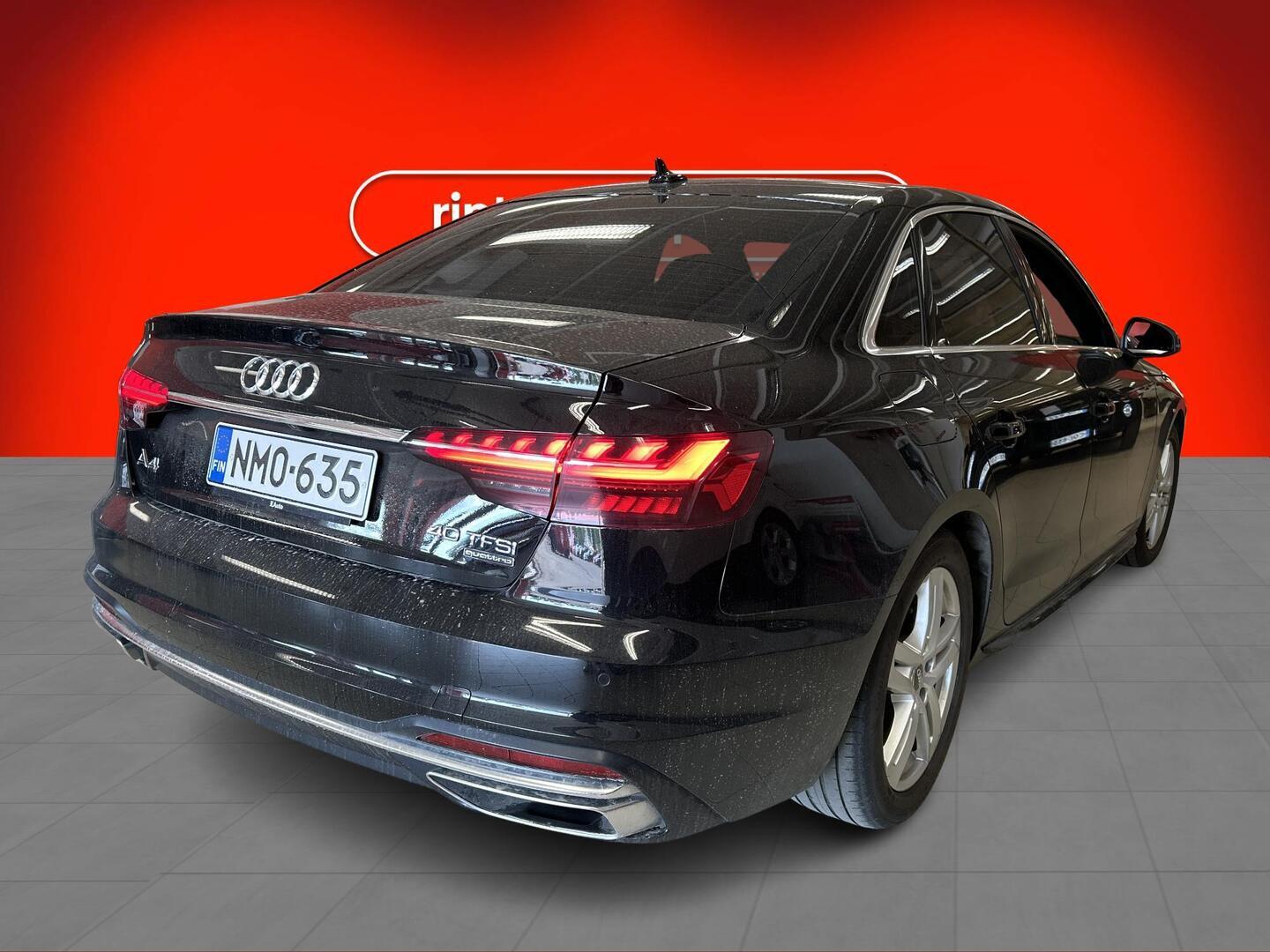 AUDI A4 2022