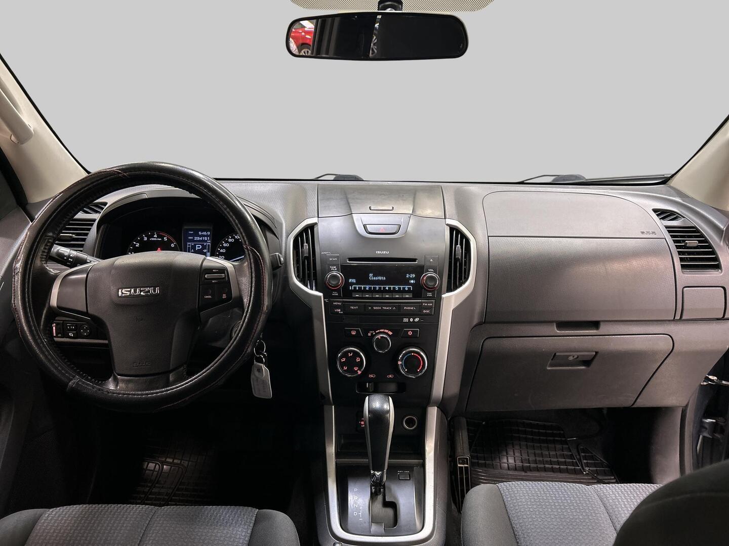 ISUZU D-Max 2013