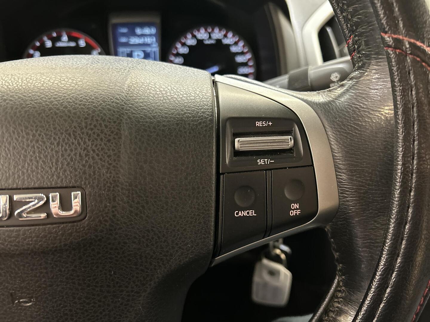 ISUZU D-Max 2013