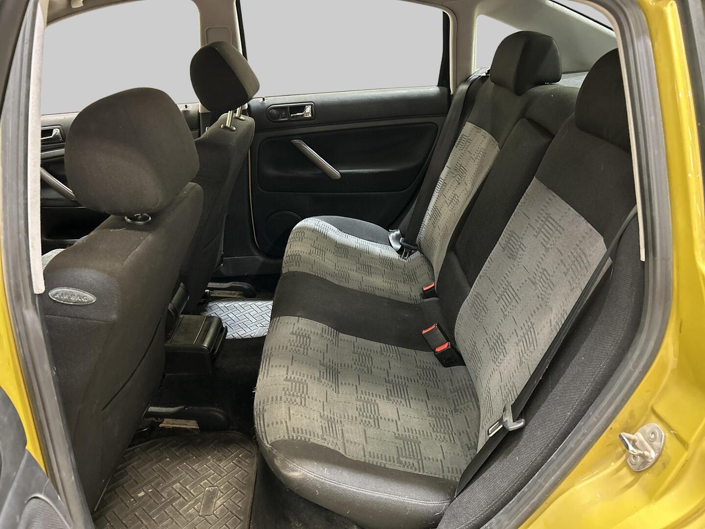VOLKSWAGEN Passat 1998
