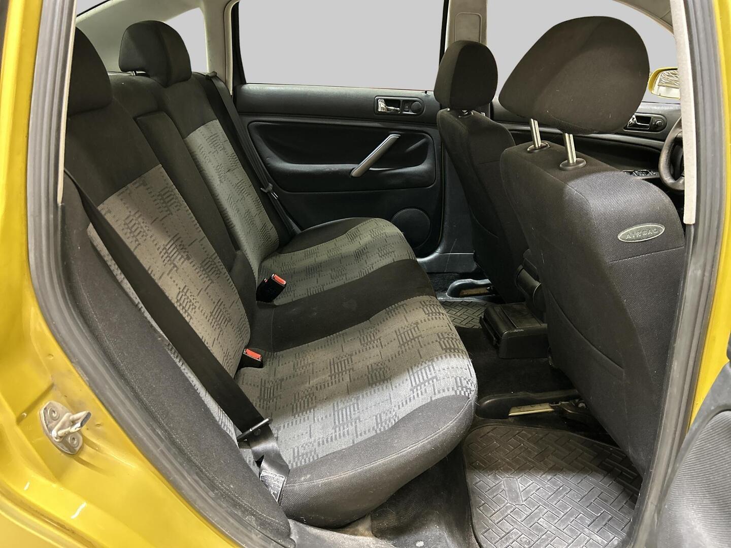 VOLKSWAGEN Passat 1998