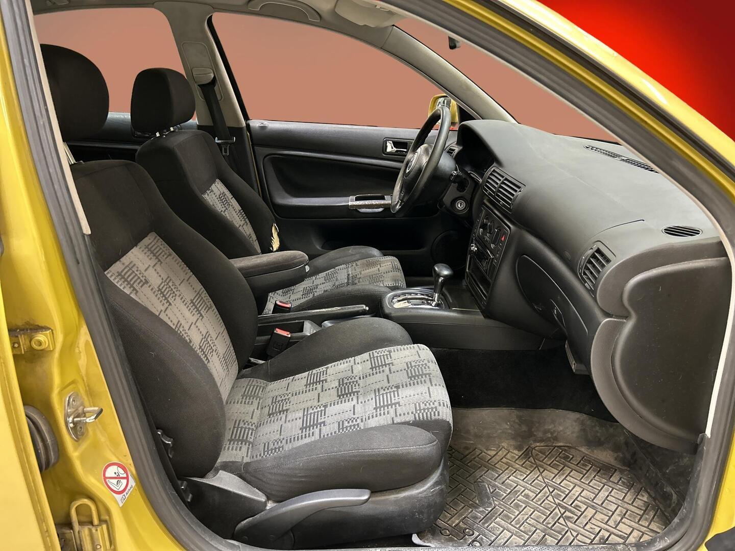VOLKSWAGEN Passat 1998