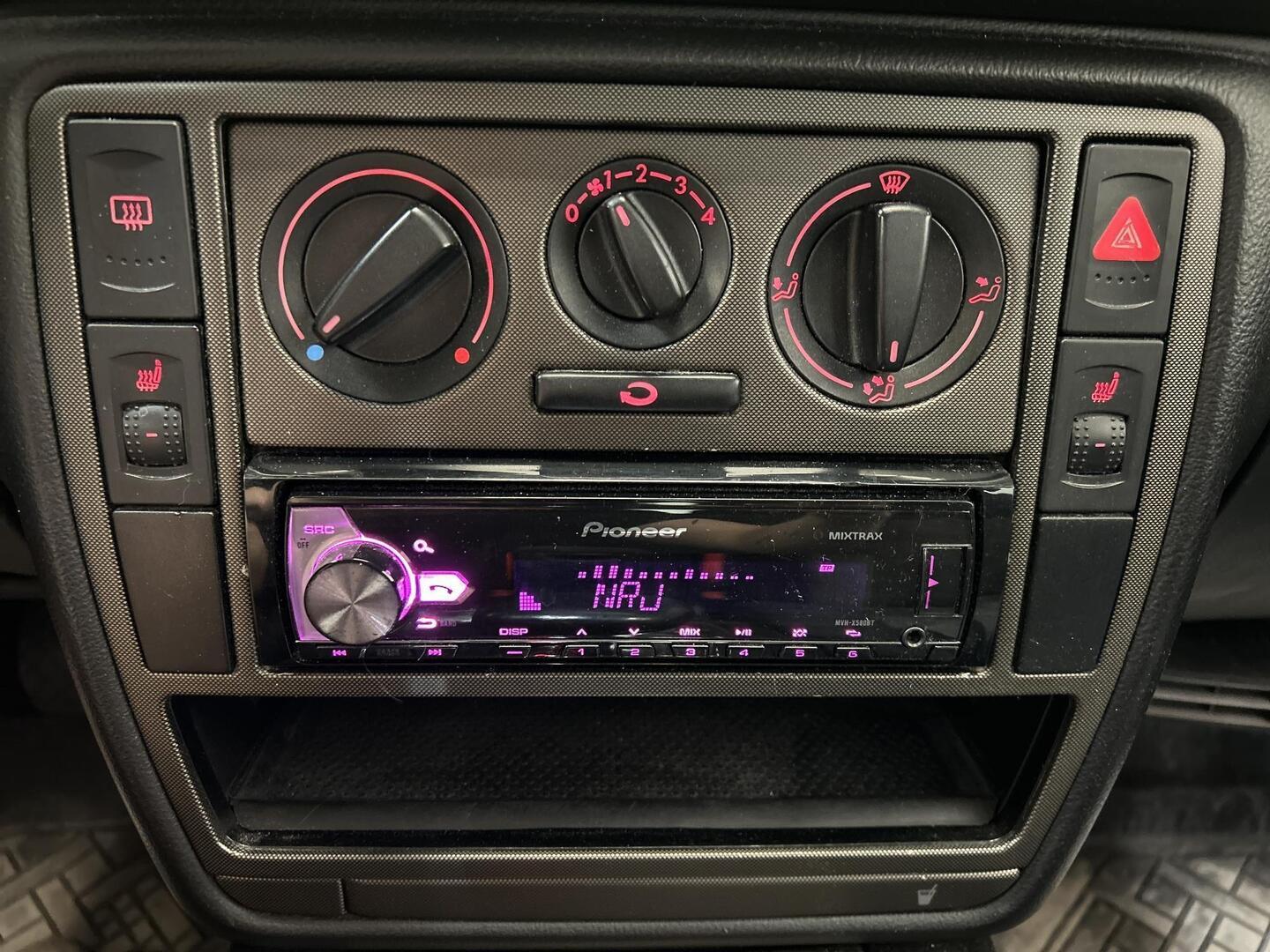 VOLKSWAGEN Passat 1998