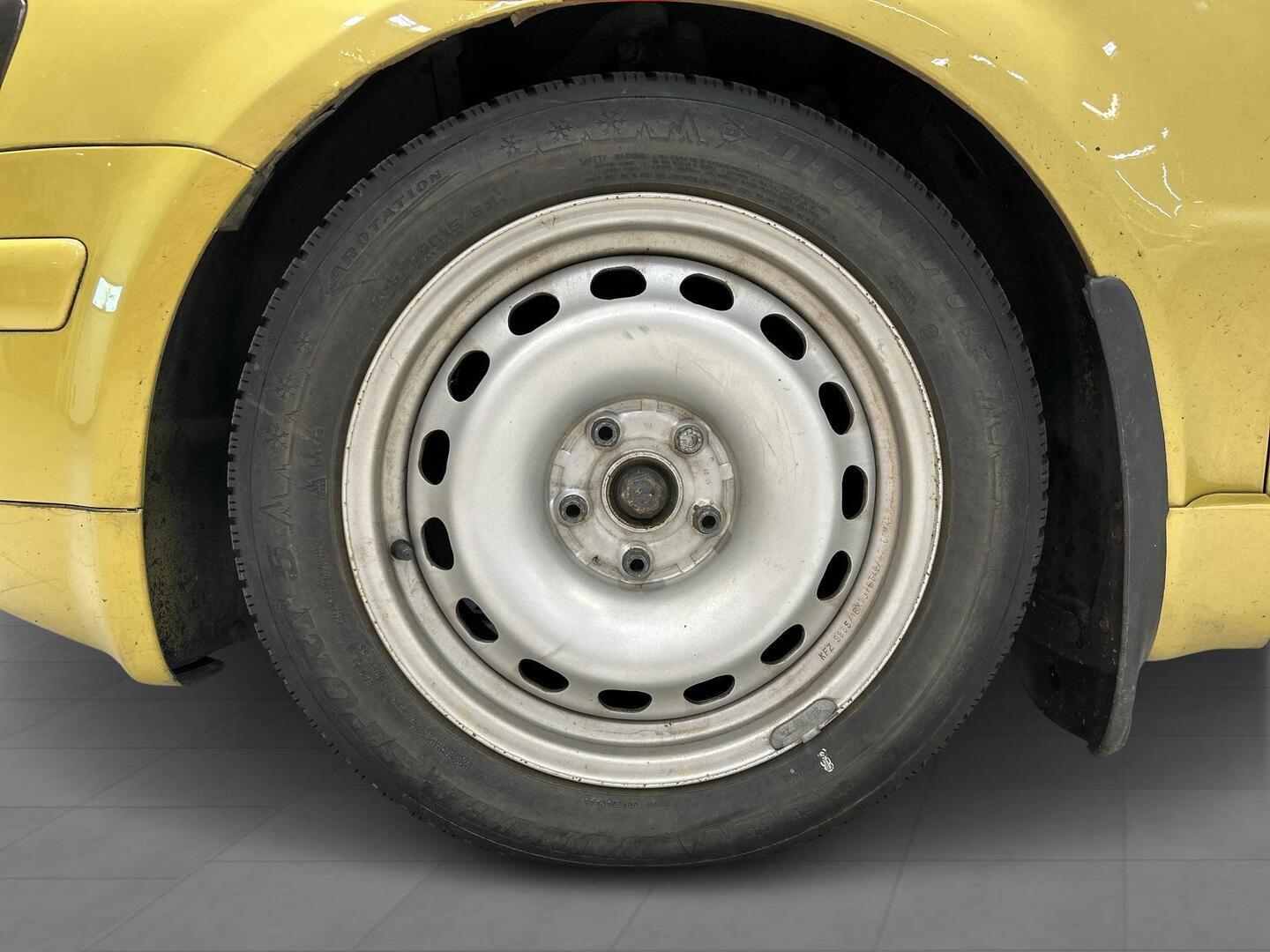 VOLKSWAGEN Passat 1998