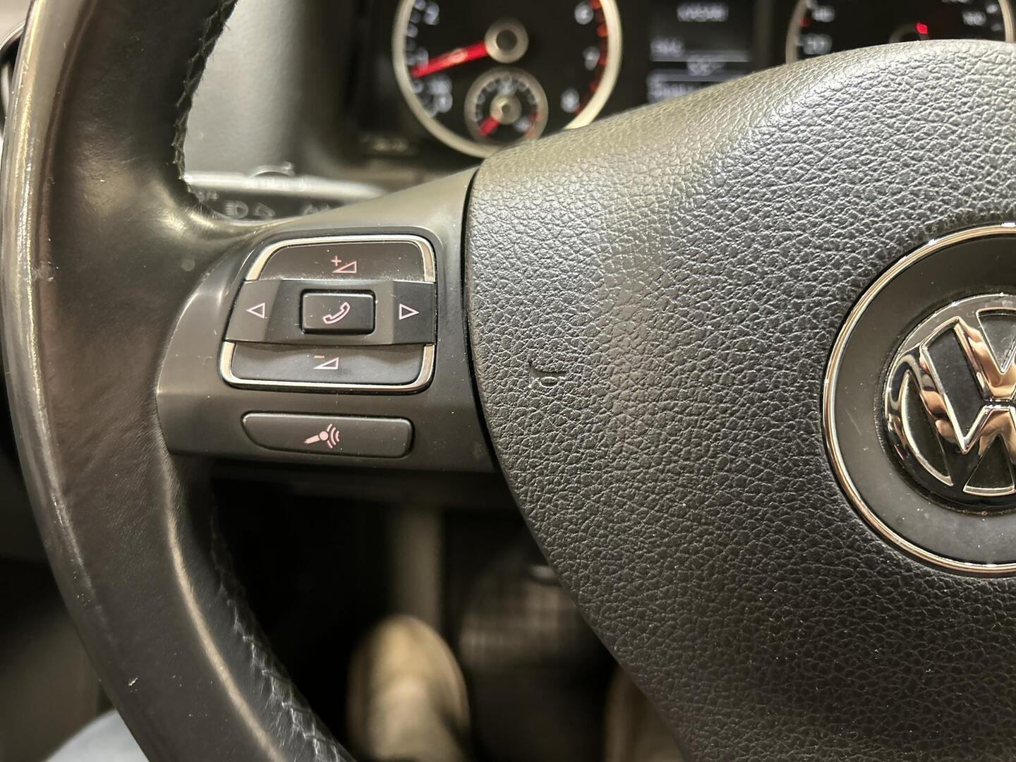 VOLKSWAGEN Tiguan 2013