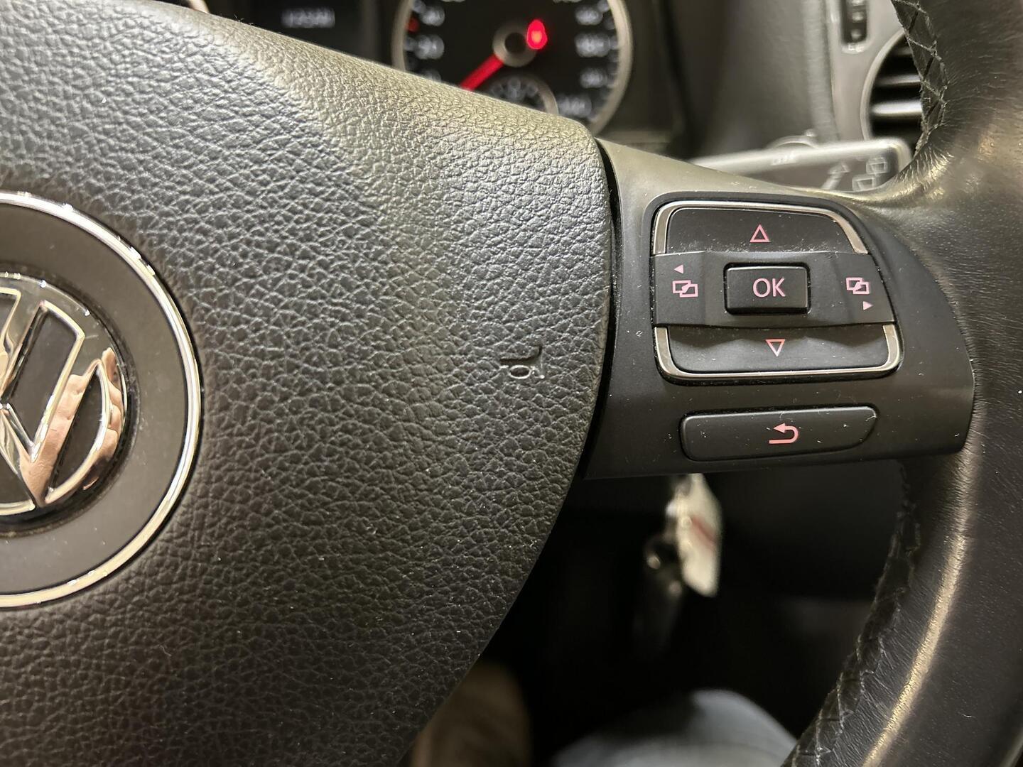 VOLKSWAGEN Tiguan 2013