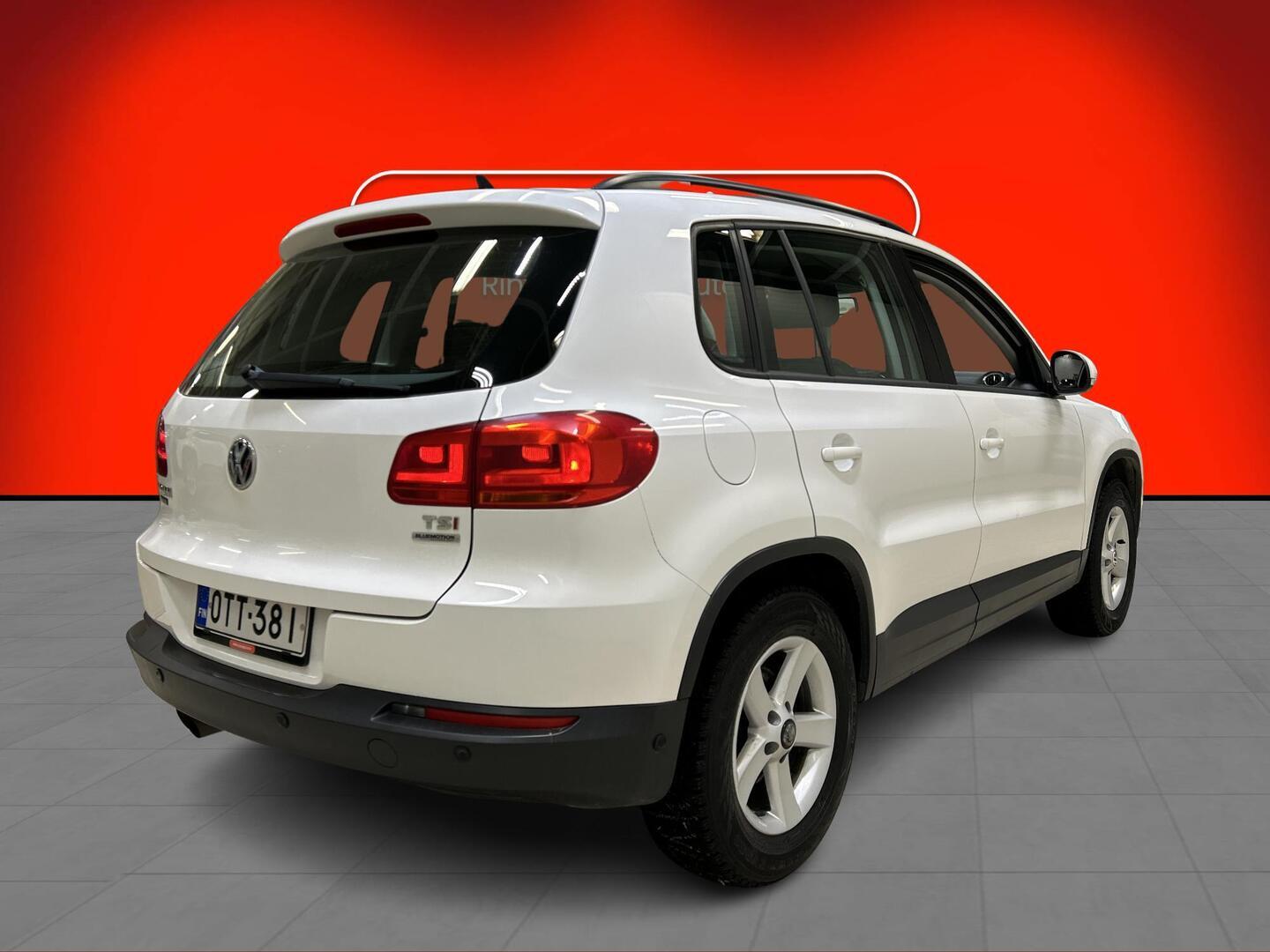 VOLKSWAGEN Tiguan 2013