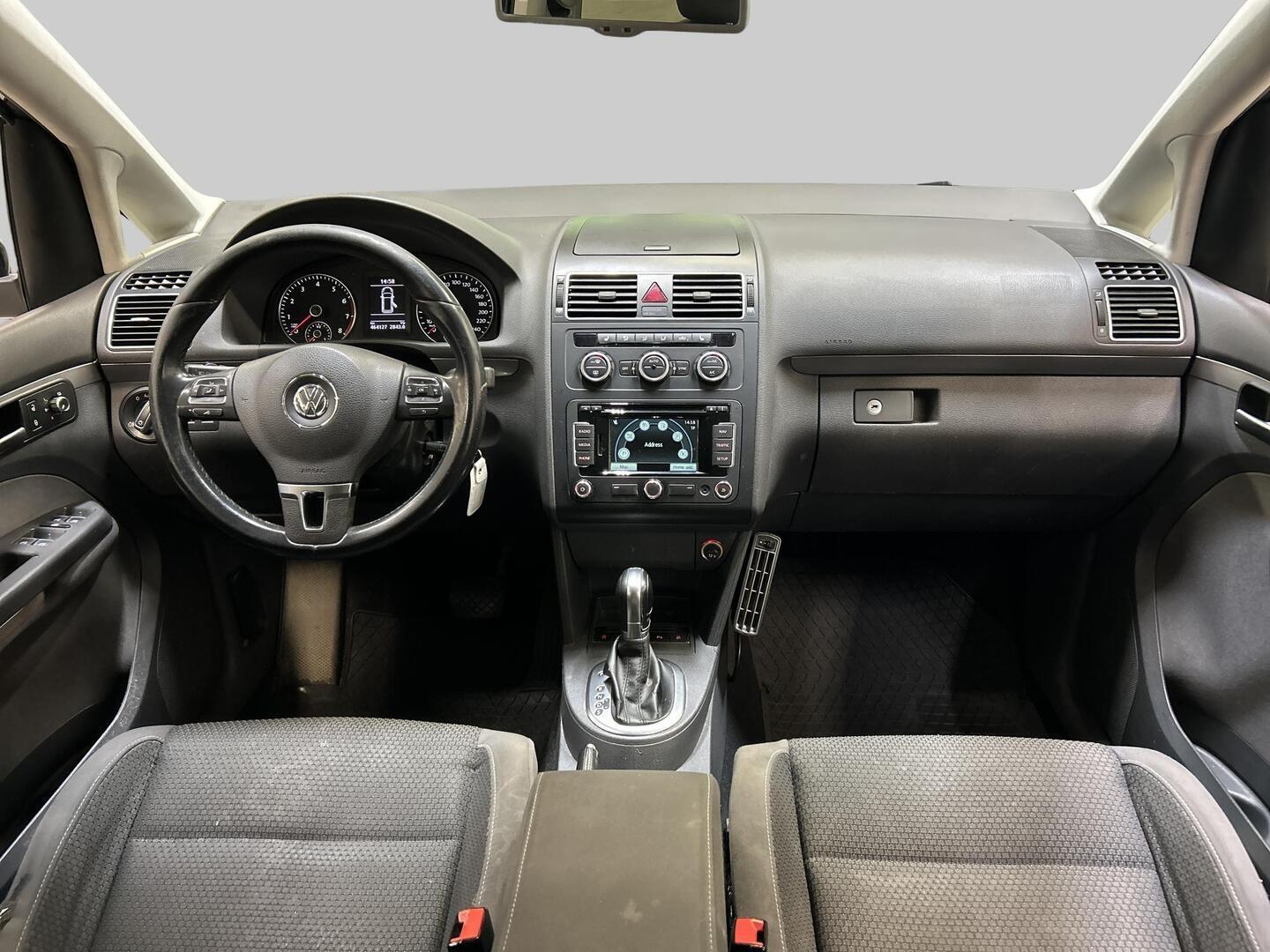 VOLKSWAGEN Touran 2014