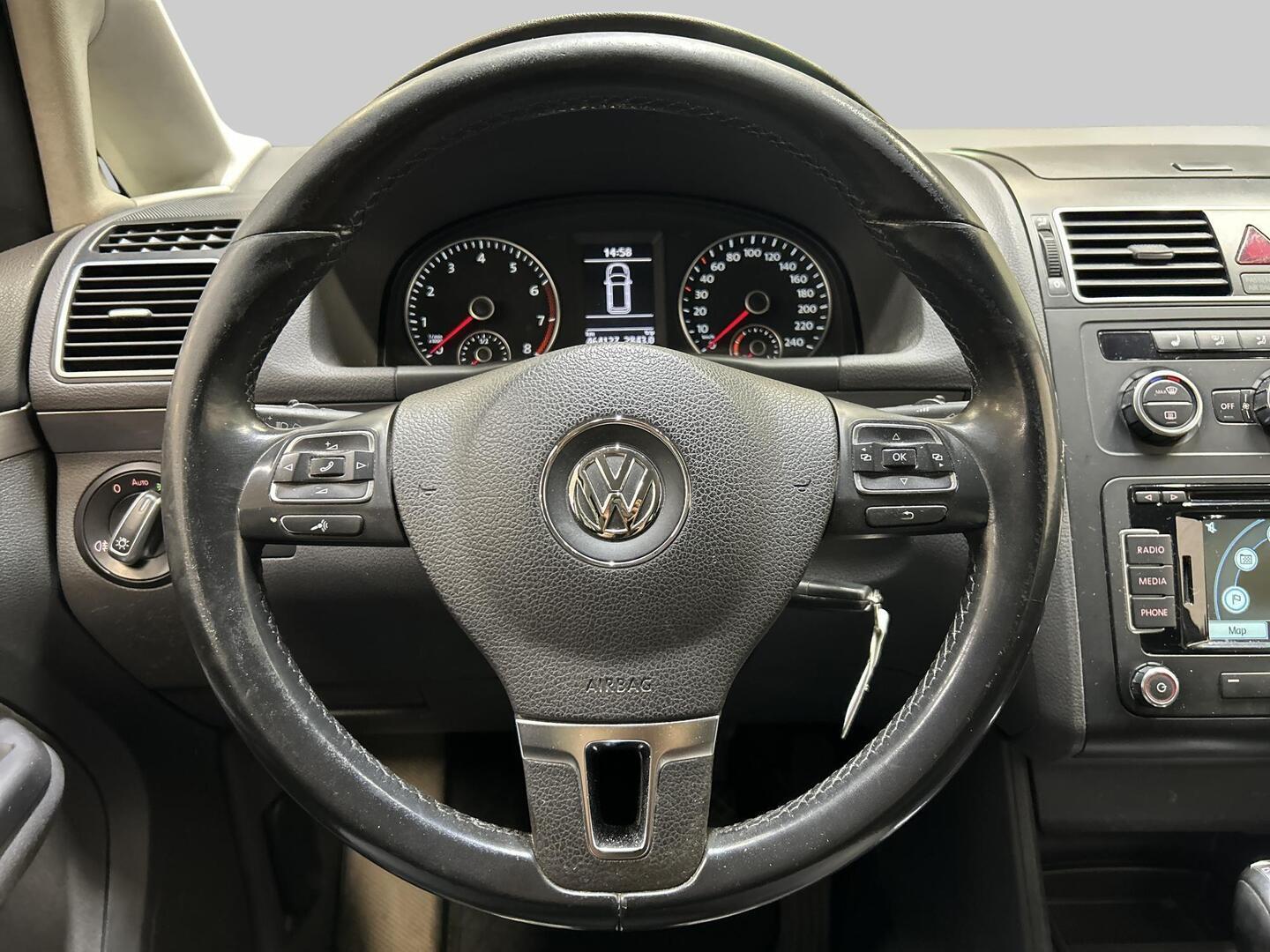 VOLKSWAGEN Touran 2014