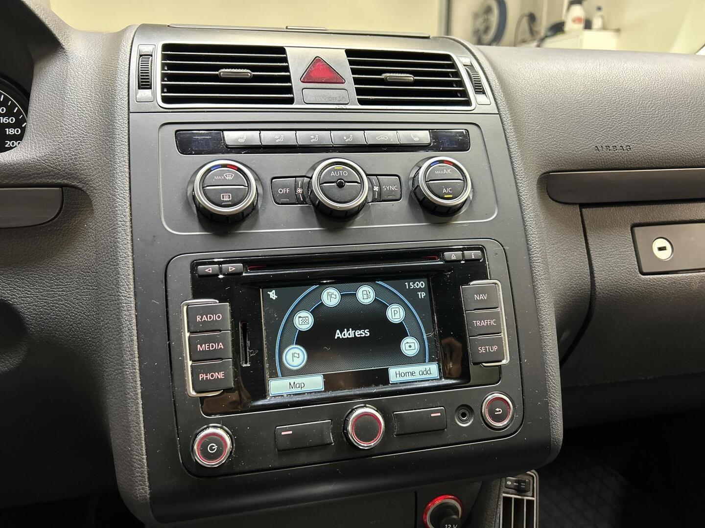 VOLKSWAGEN Touran 2014