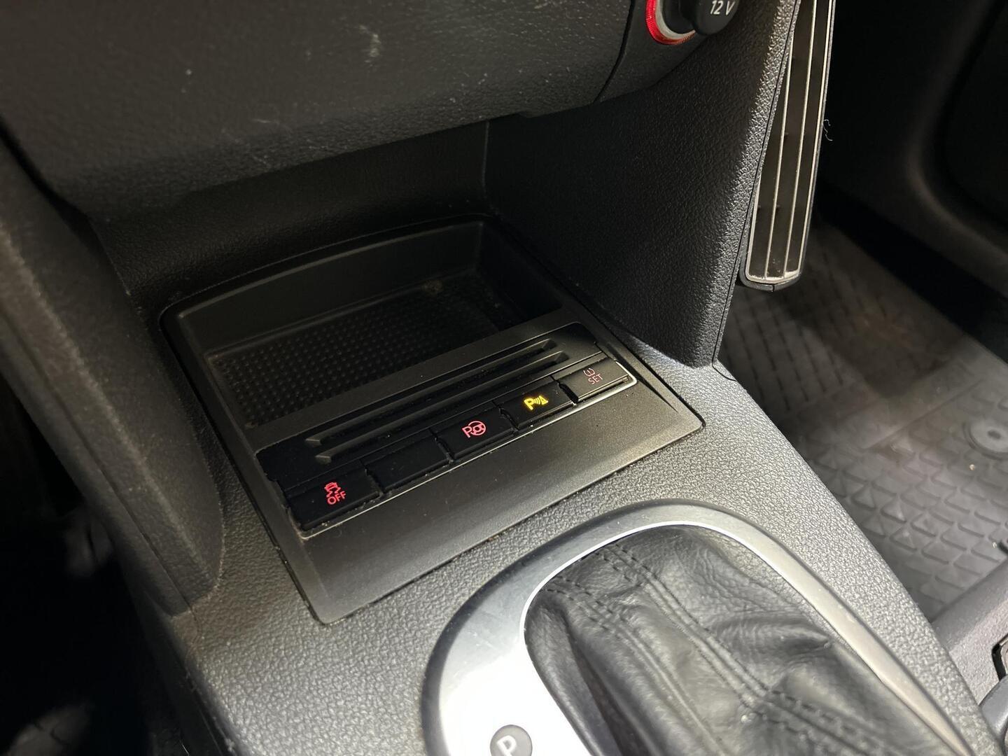 VOLKSWAGEN Touran 2014