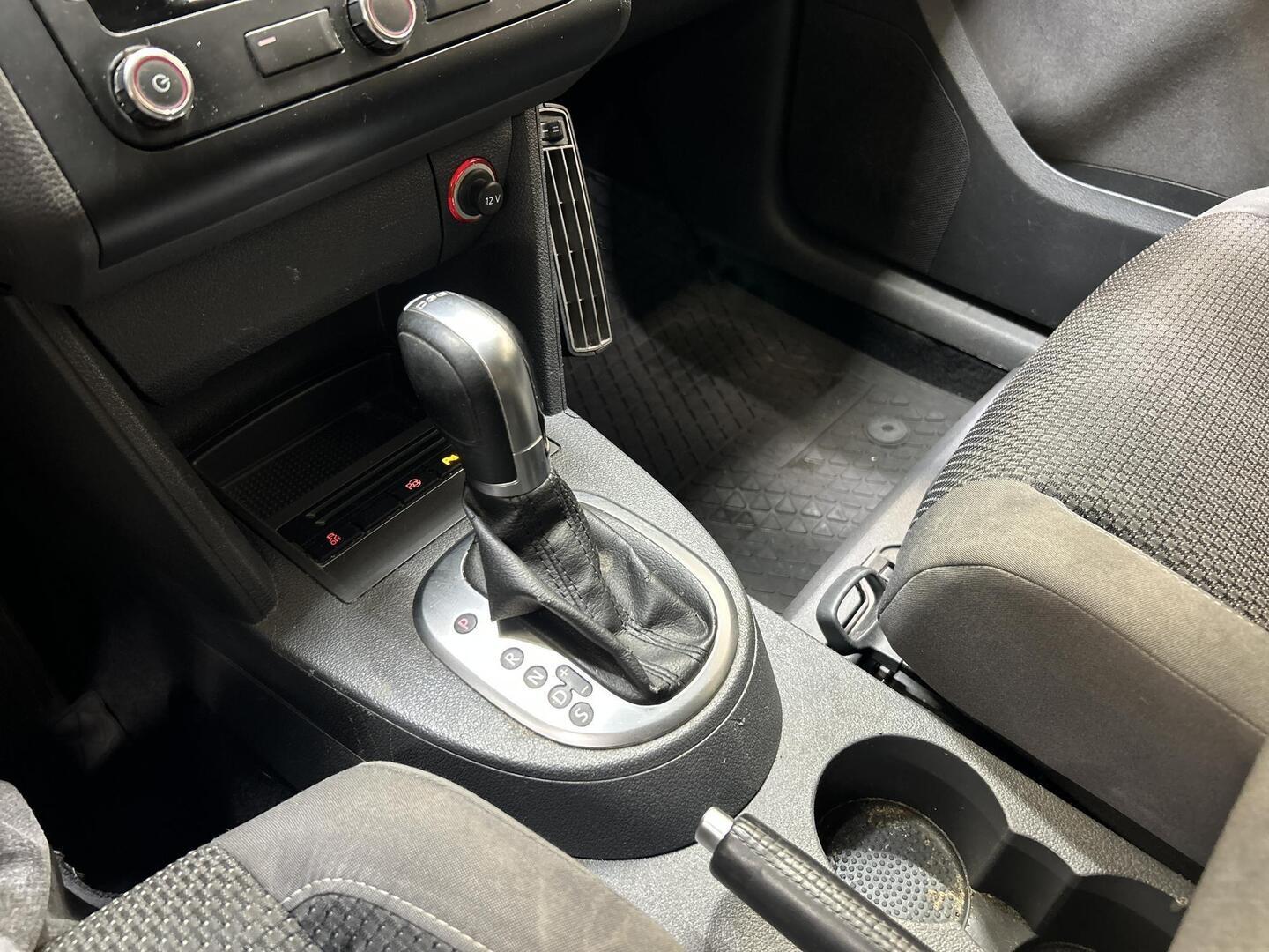 VOLKSWAGEN Touran 2014
