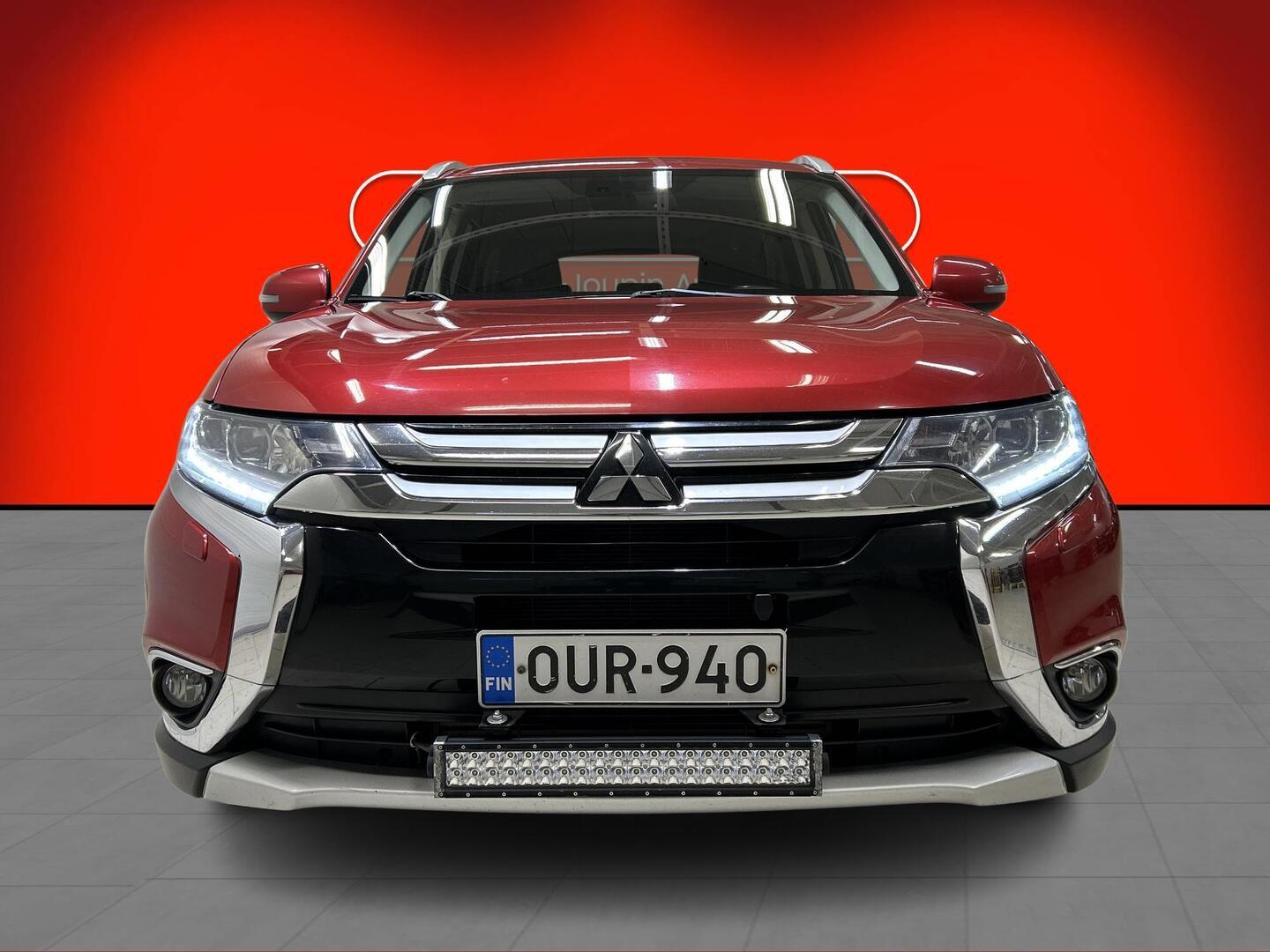 MITSUBISHI Outlander 2016