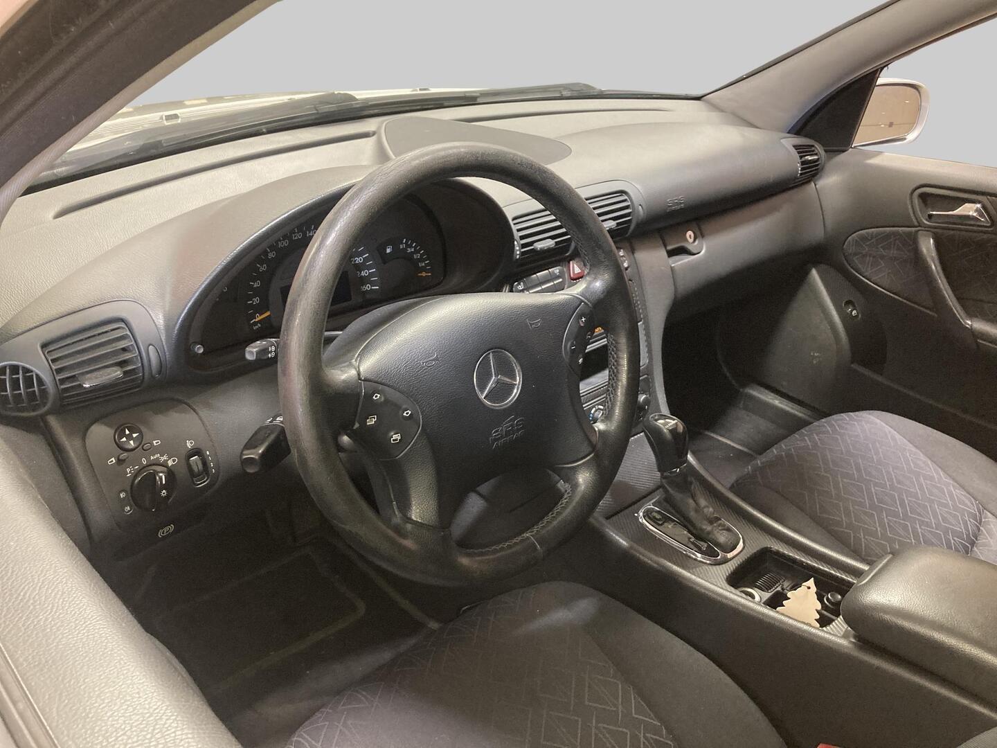 MERCEDES-BENZ C 2005