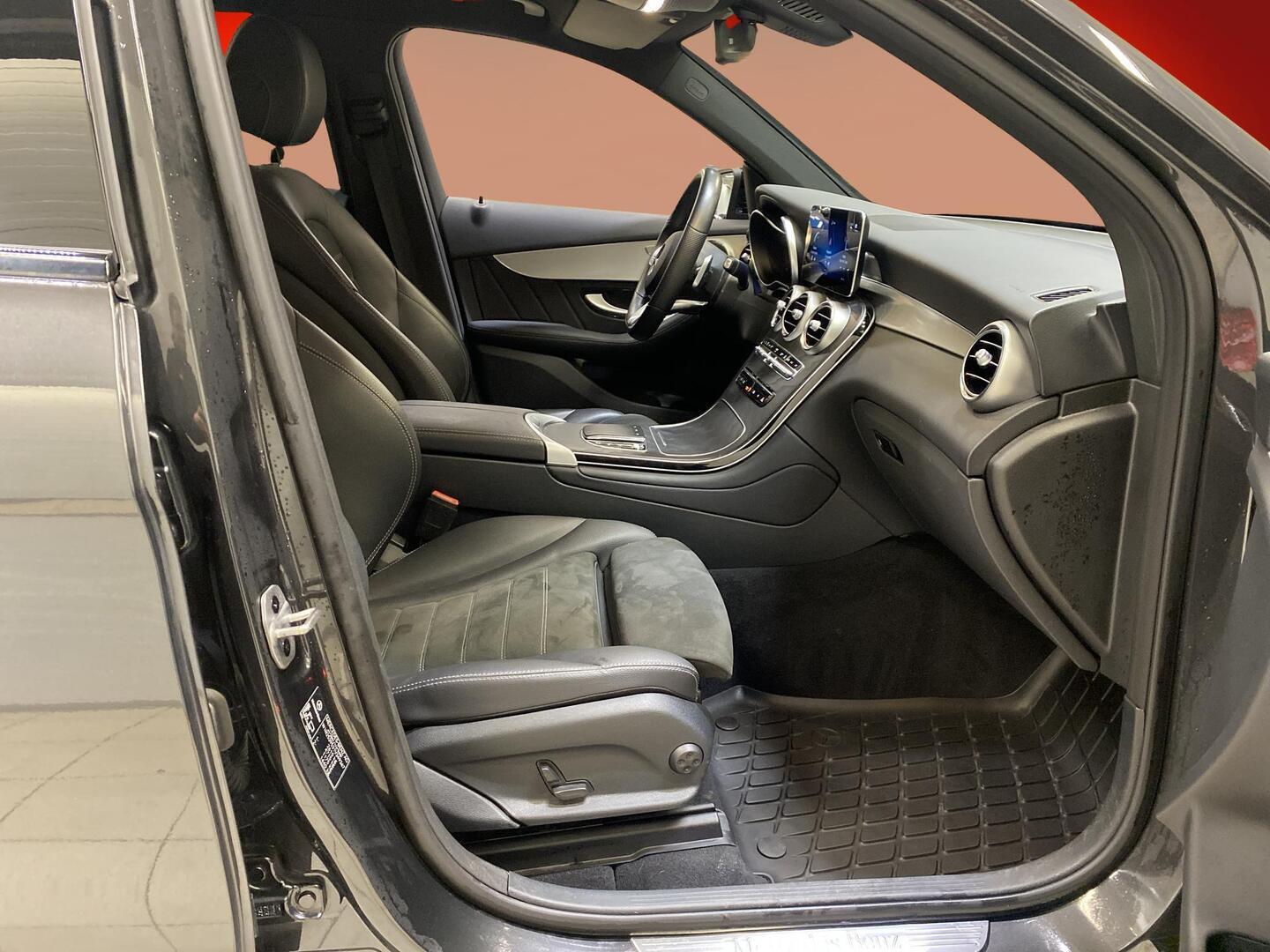 MERCEDES-BENZ GLC 2022