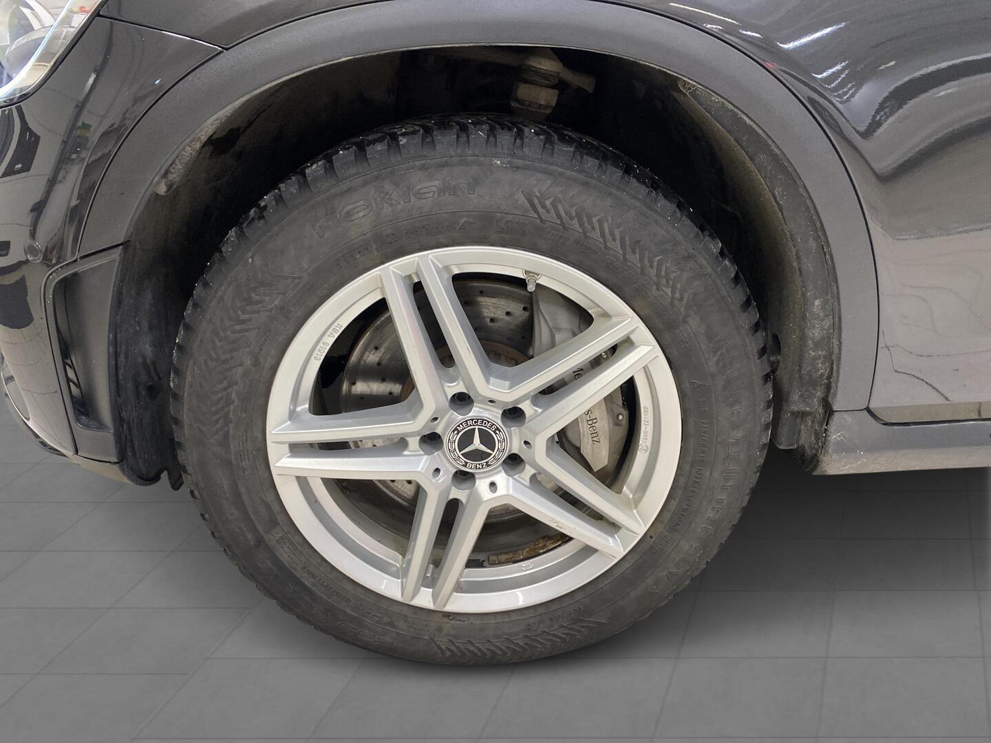 MERCEDES-BENZ GLC 2022