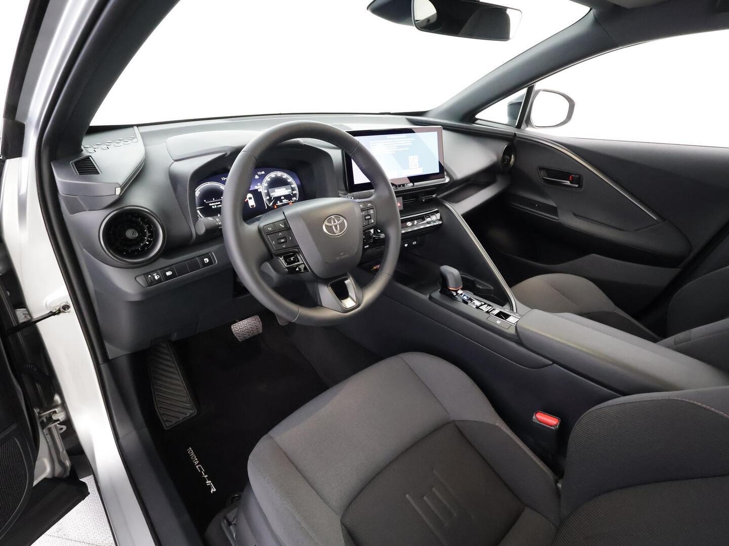 TOYOTA C-HR 2024