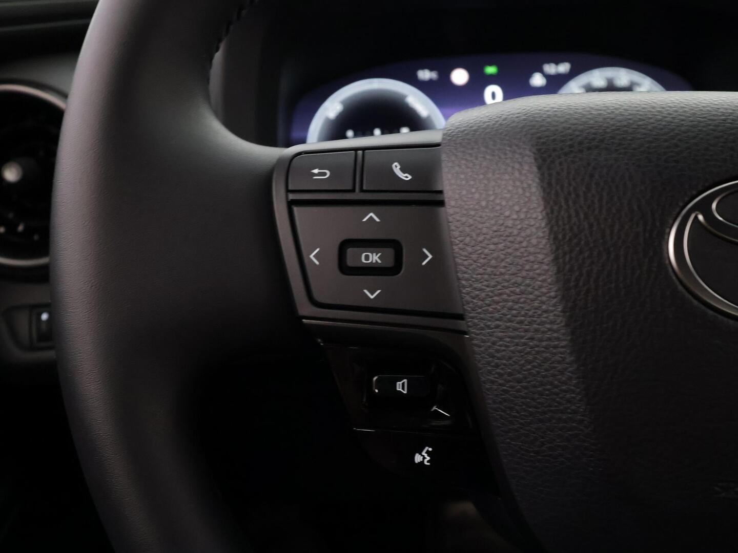 TOYOTA C-HR 2024