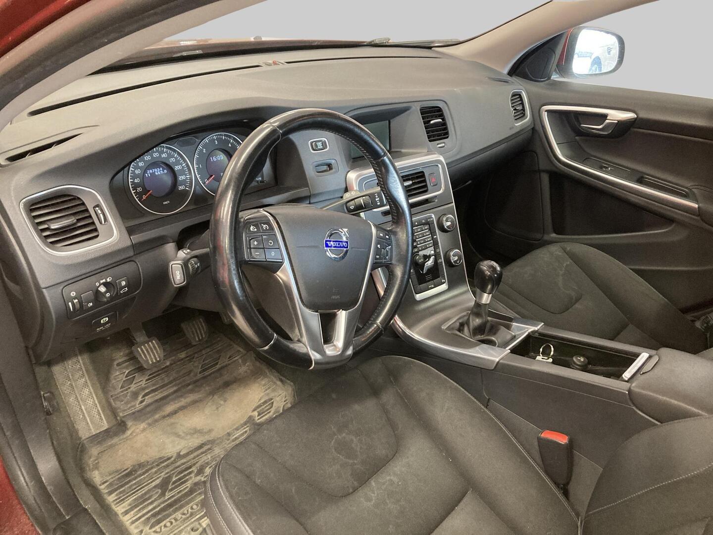VOLVO V60 2012