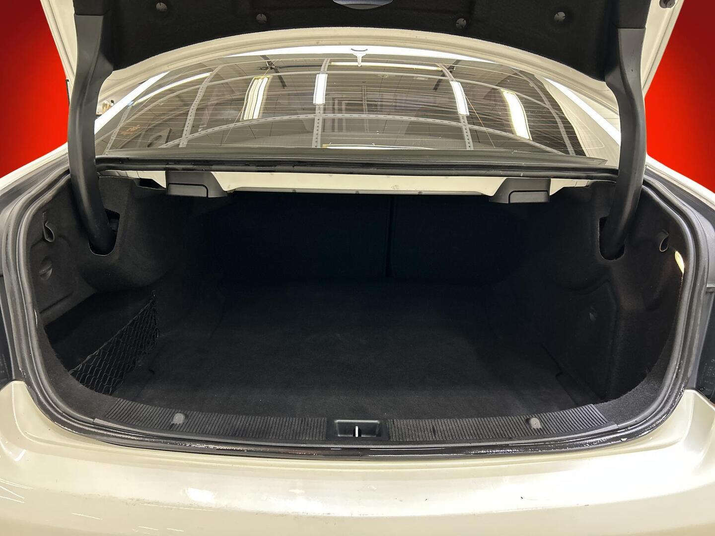 MERCEDES-BENZ E 2014