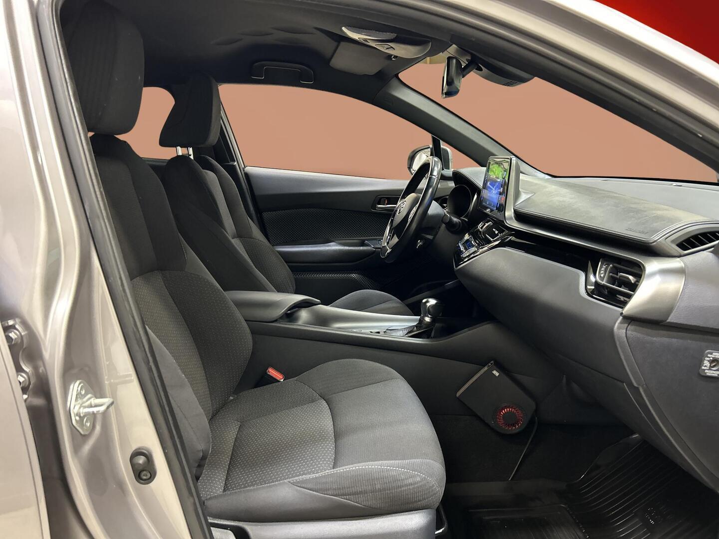 TOYOTA C-HR 2018